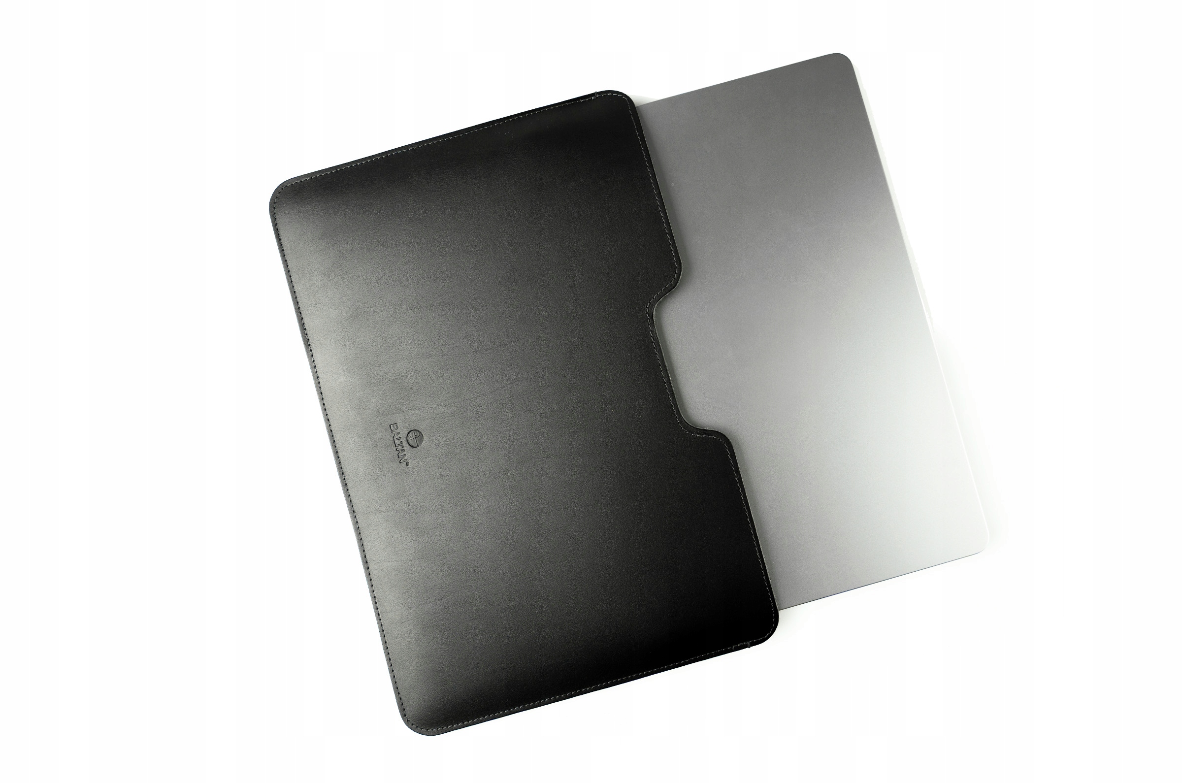 BALTAN Etui skórzane Razor do MacBooka Air 13" M4 czarne — 9
