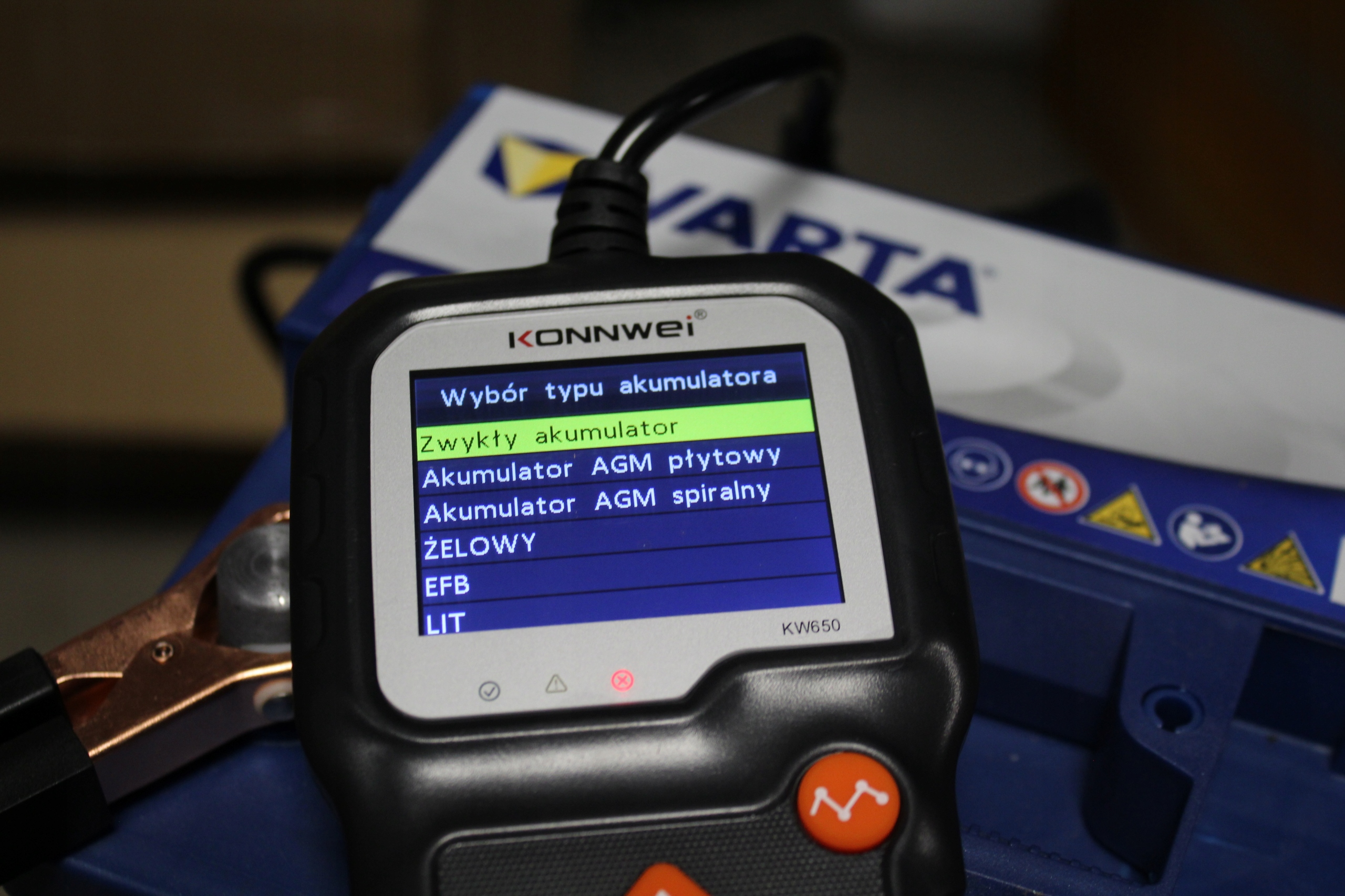 TESTER Akumulatorów KONNWEI KW650 6V 12V J.POLSKI Kod producenta TESTER AKUMULATORÓW KW650 PL MENU