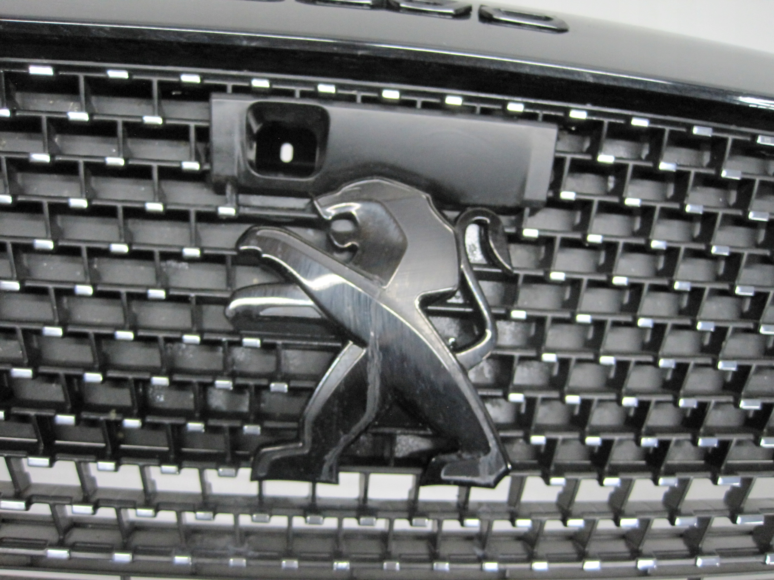 bumper front PEUGEOT 5008 GT 6 PDC 23R BLACK front