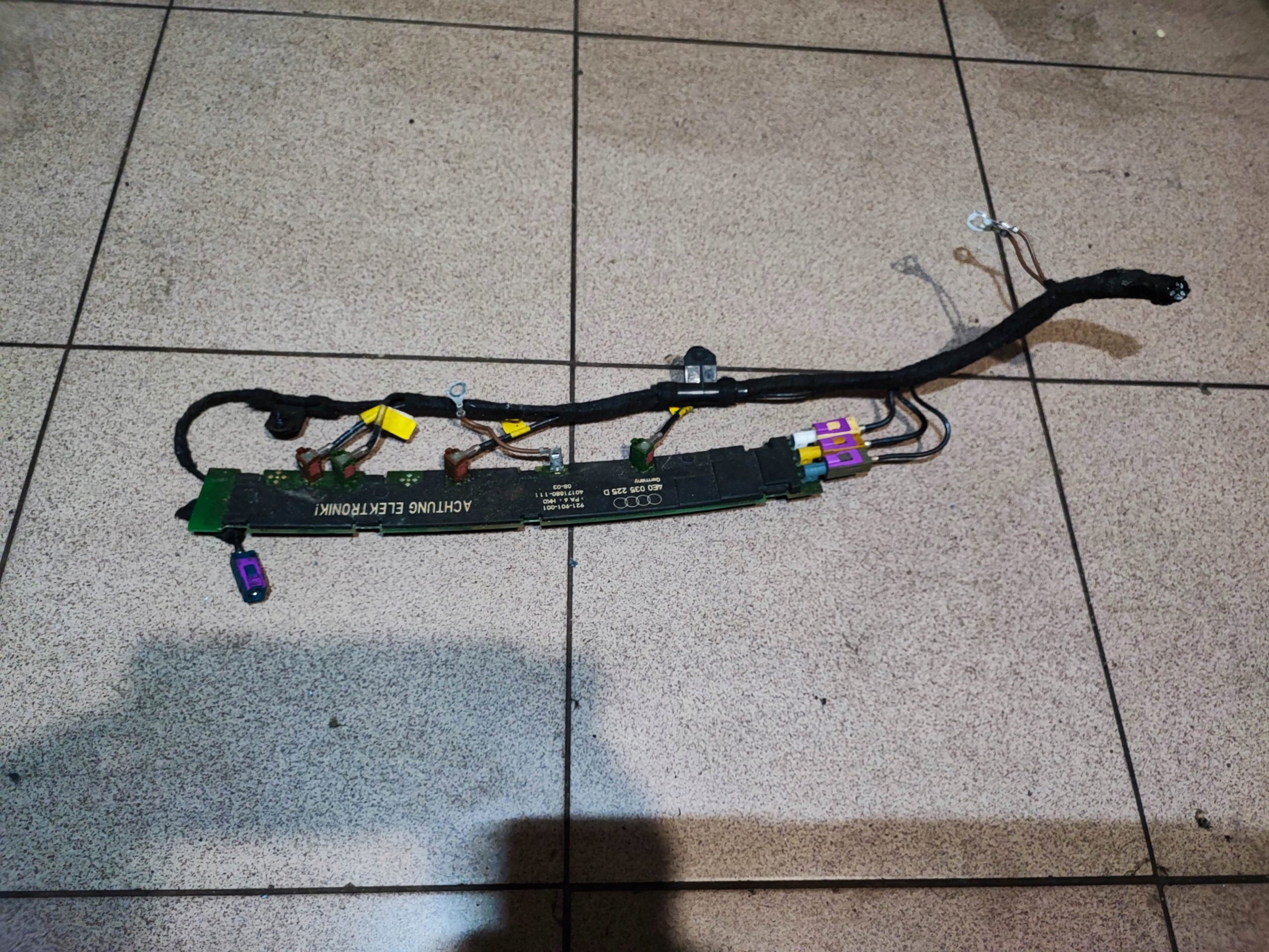 4E0035225D - Модуль усилителя антенны AUDI A8 D3