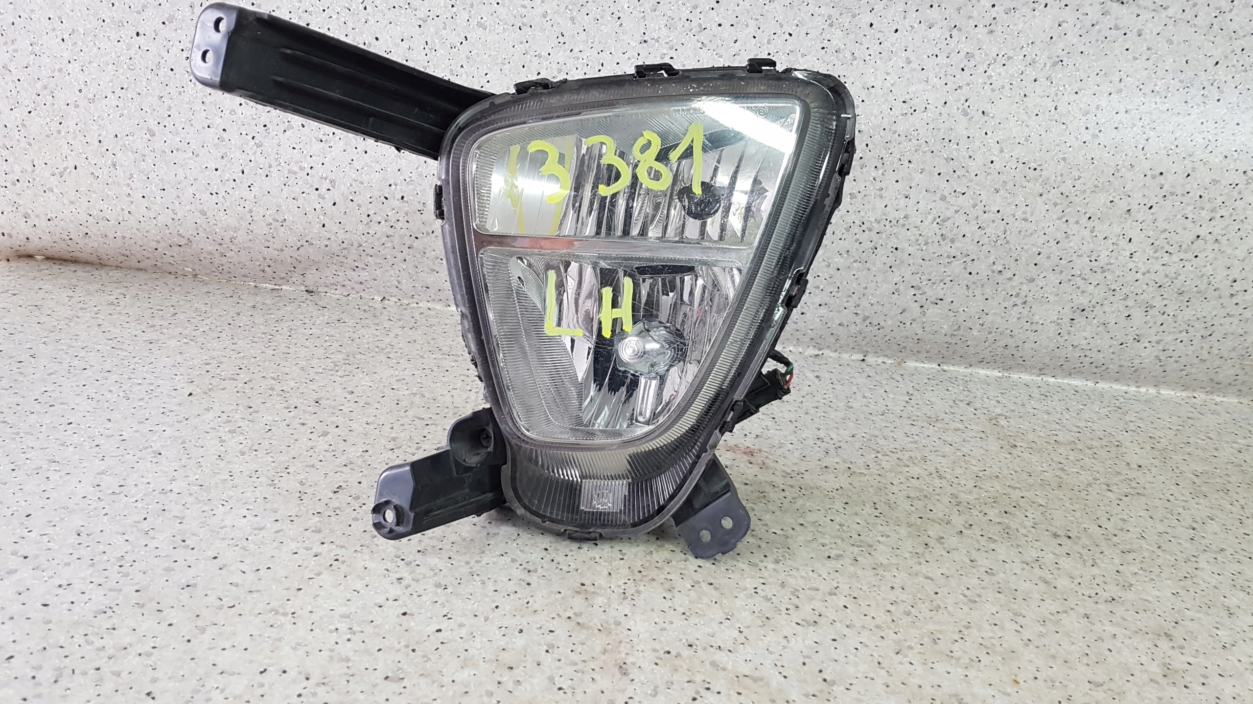 KIA SORENTO 2015 - left fog light bumper front 3381