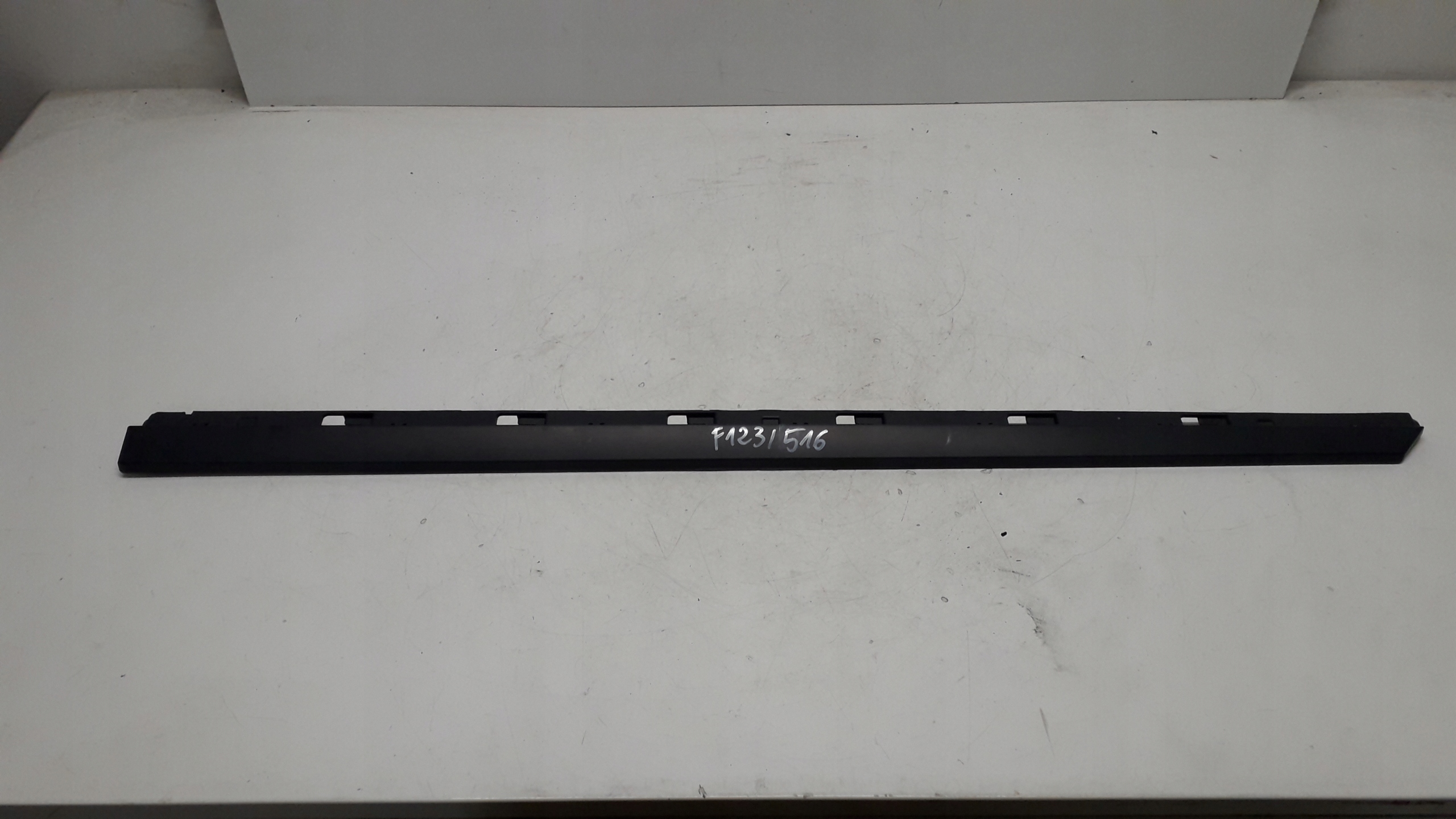 VW PASSAT B8 LISTWA PRAWA PRZEDNIA 3G0854940