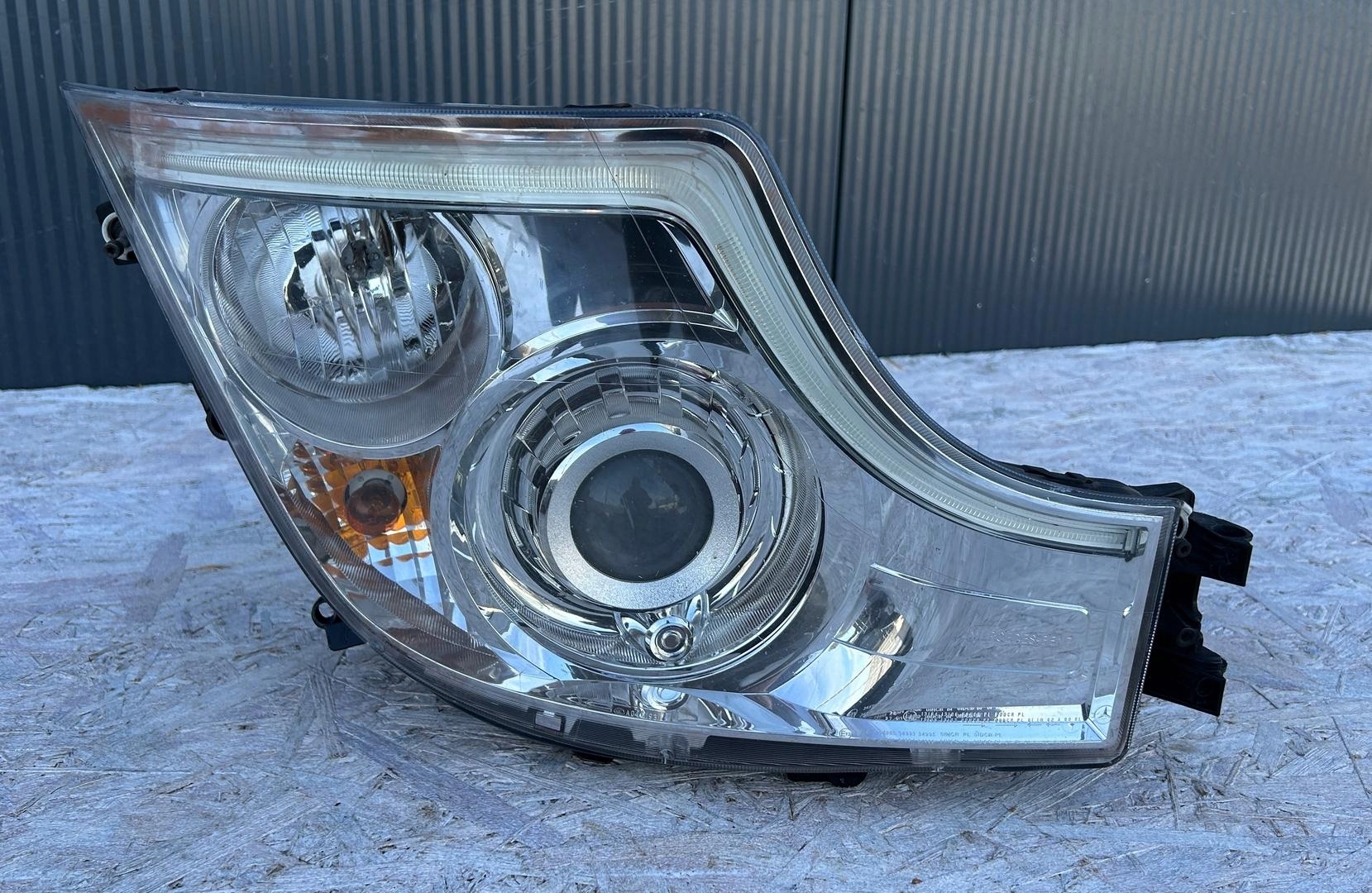 light right front front XENON MERCEDES ACTROS MP4 XENON A9618205339