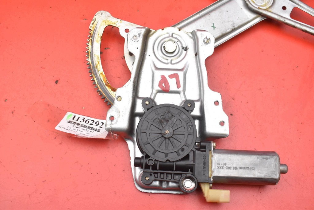 window regulator left front EU 0130822018 TOYOTA YARIS 1 and 5D LIFT 03-05