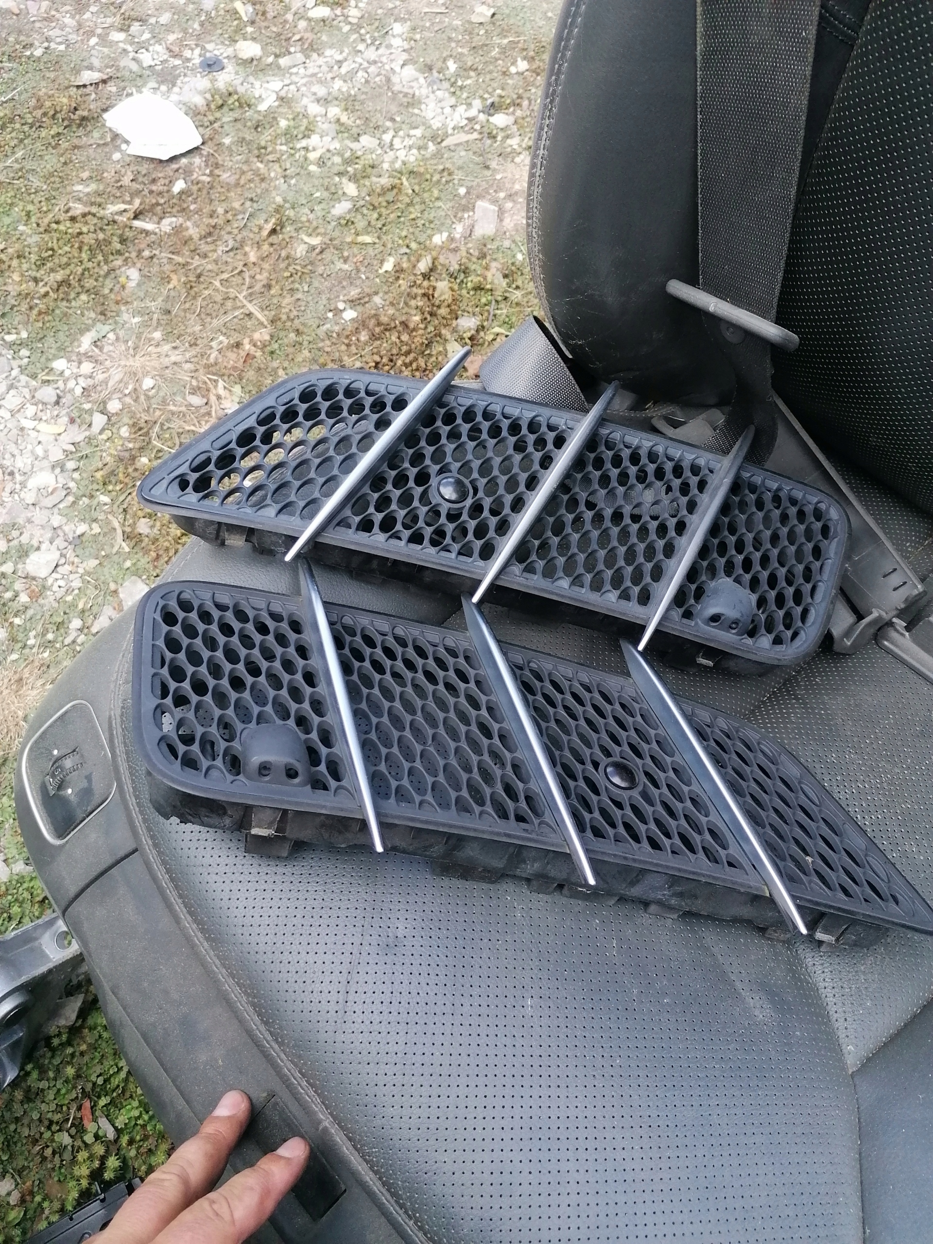 A2308300118 A2308300218 - MERCEDES W230 R230 решітка капота повітрозабірник SL