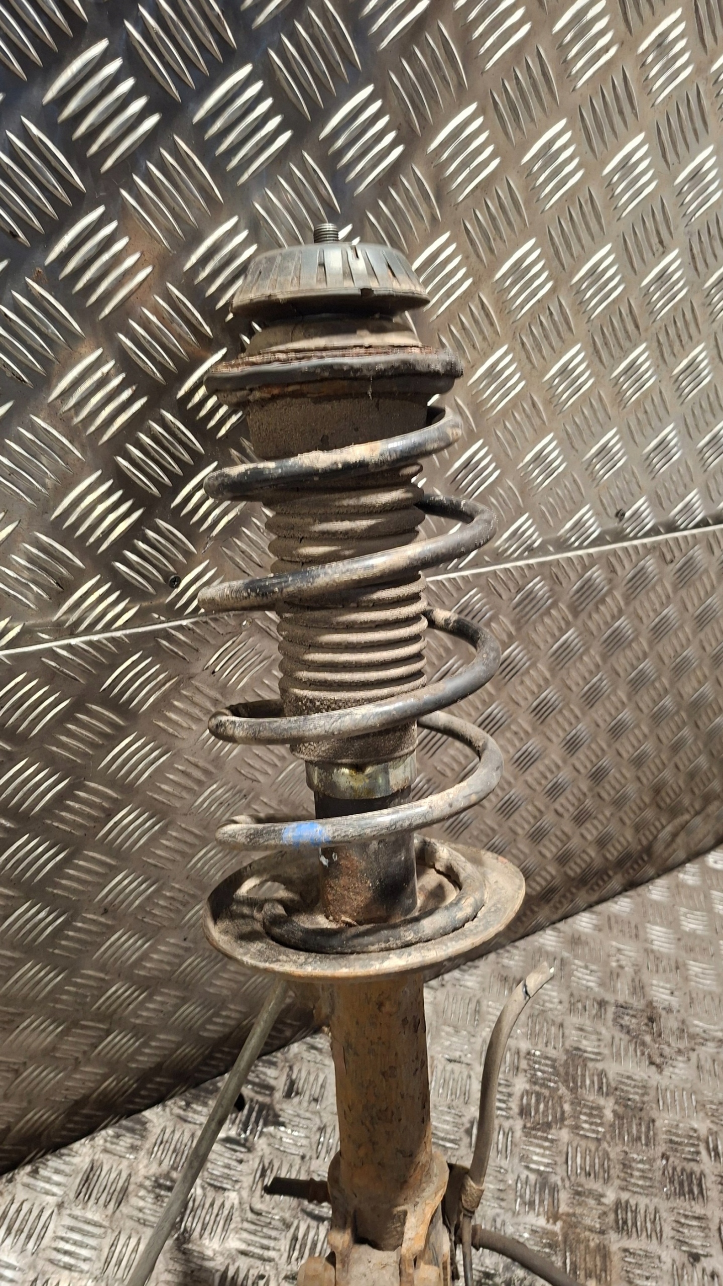 shock absorber swing left front OPEL TIGRA II 1.4