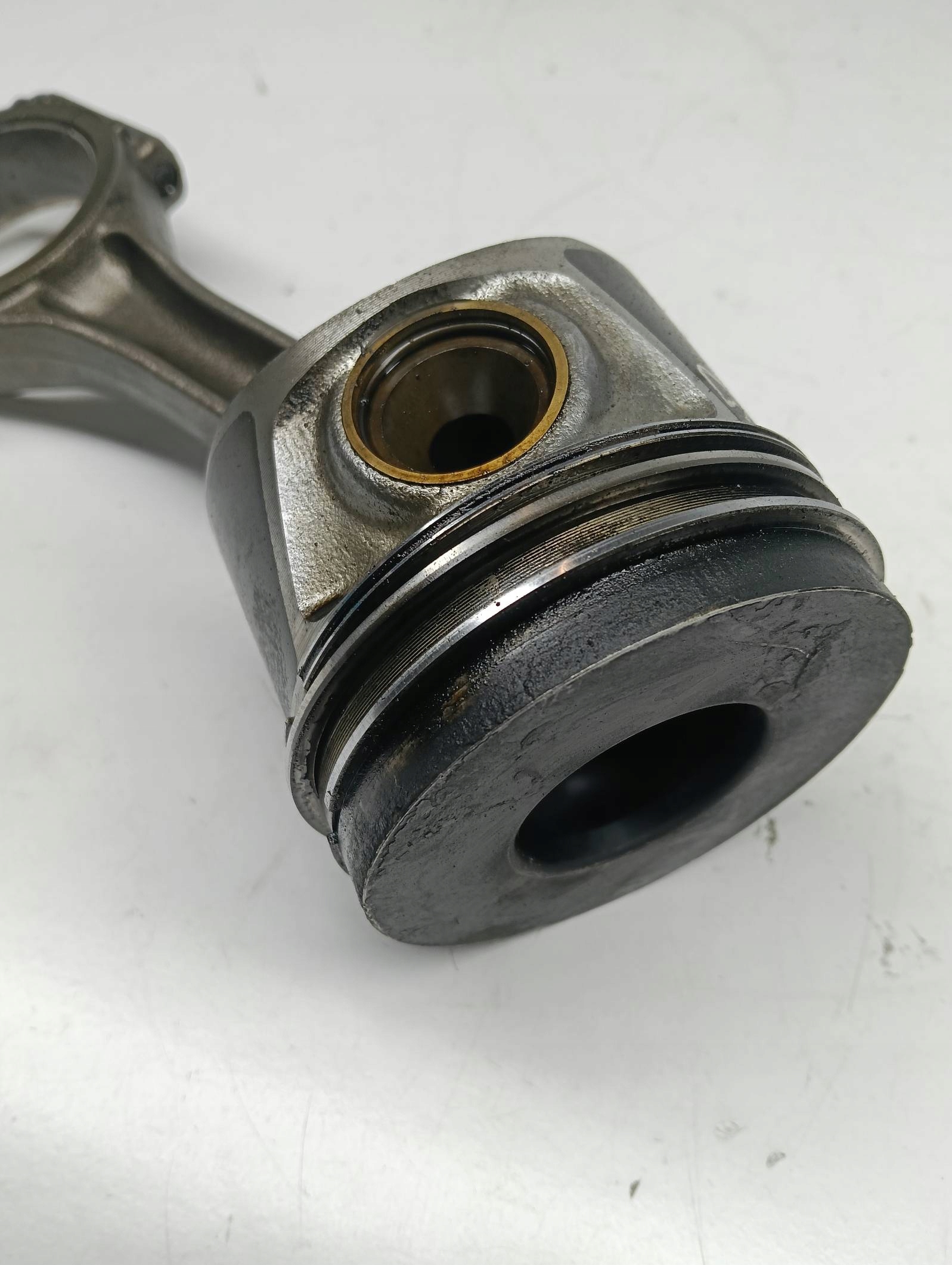 piston connecting rod Seat Toledo III 2.0 TDI 06r 181005103G