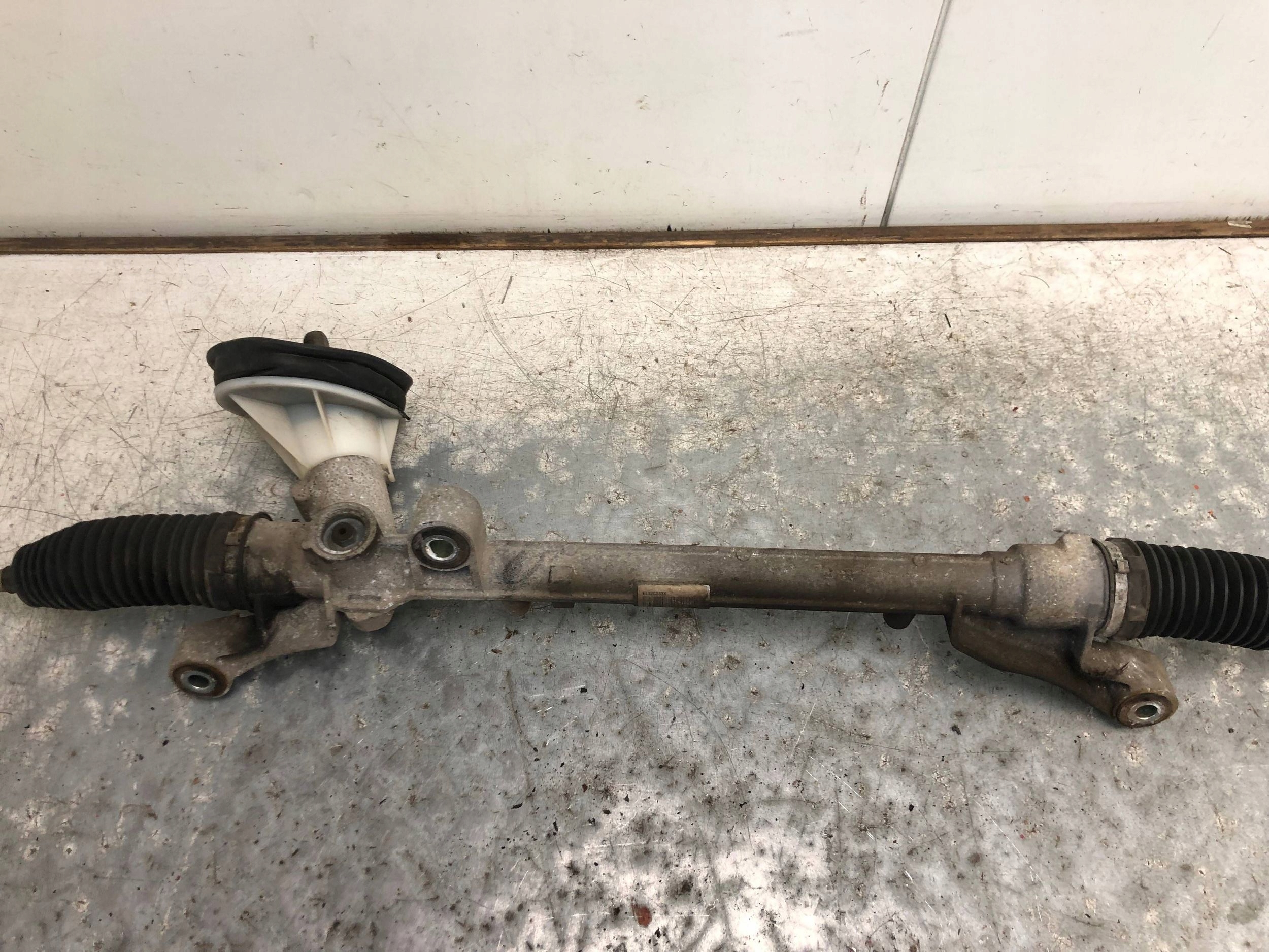 servo control FORD FIESTA MK7 A0008388E