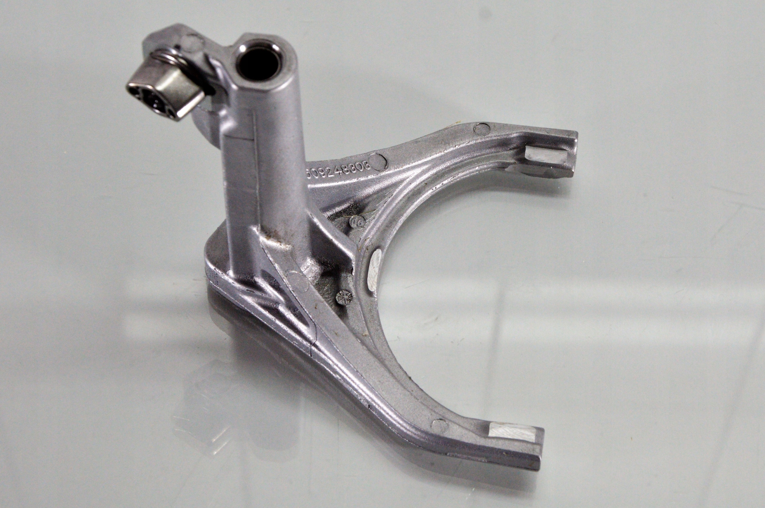 Widelec zmiany biegów 2509248303 6DCT250 DC4 EDC