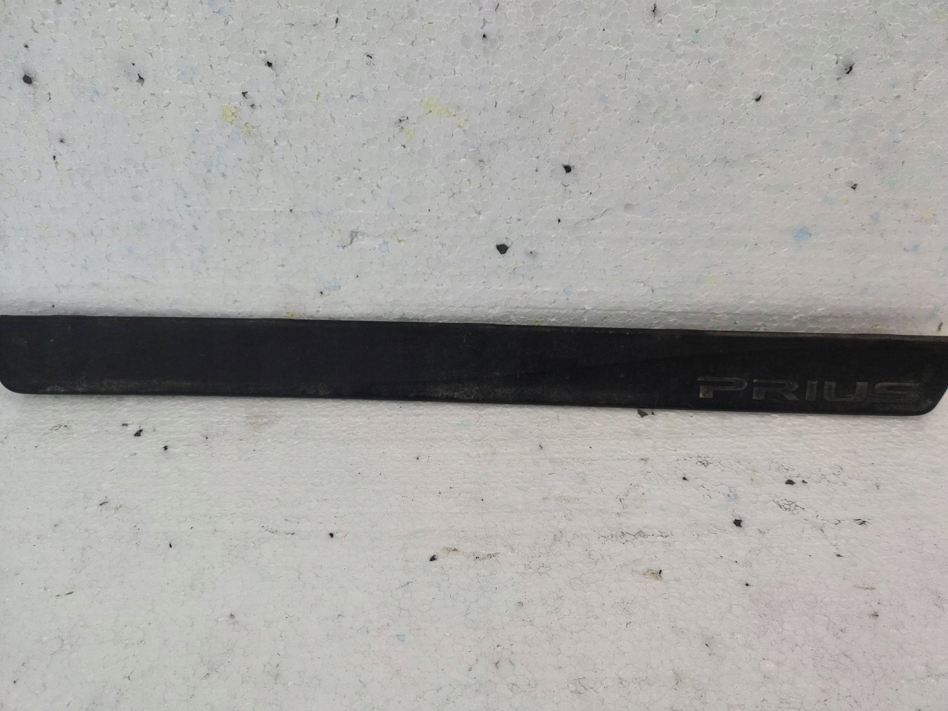 moulding threshold inner front left side Toyota Prius 3 facelift 2011