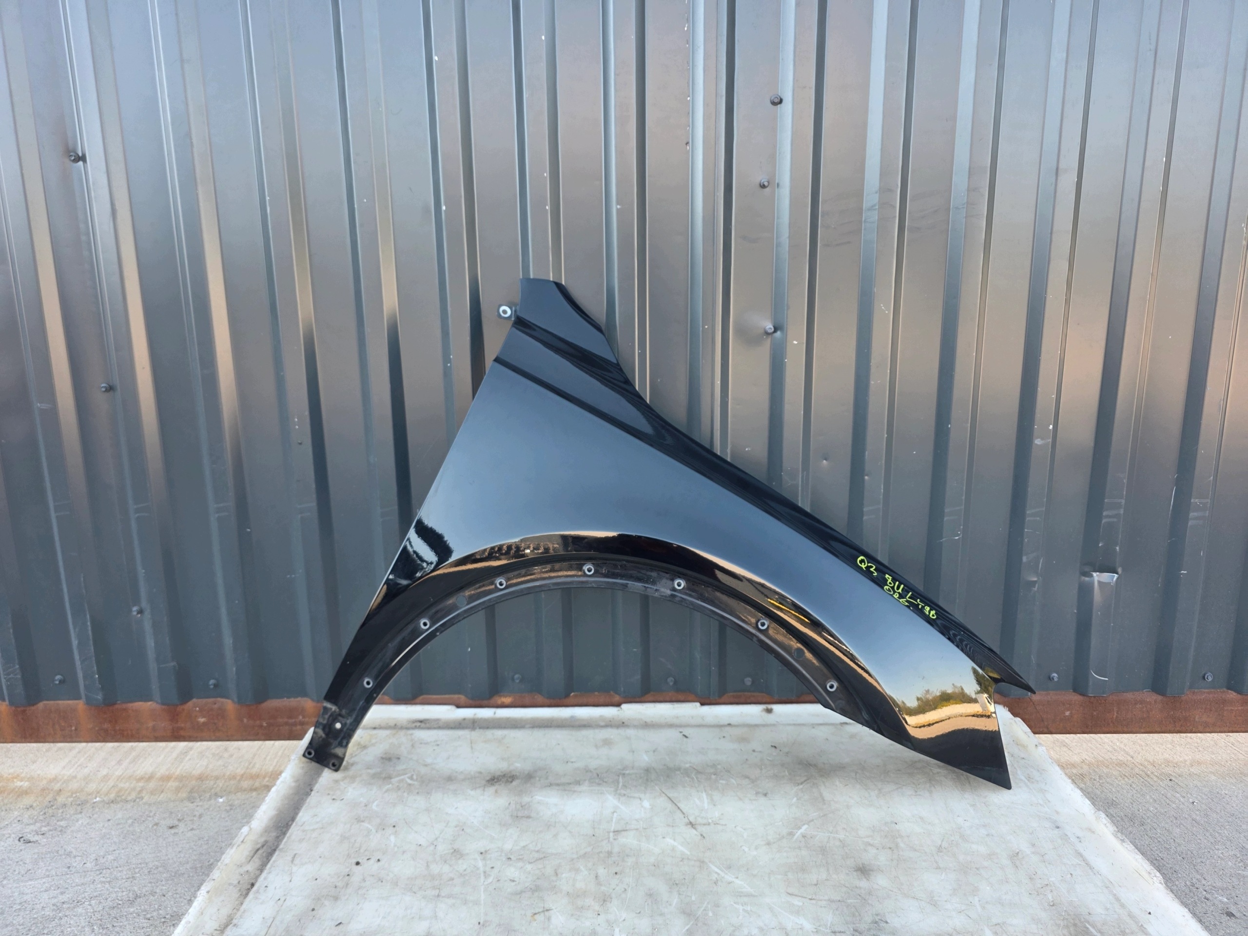 fender right front AUDI Q3 8U LY9B original 2010-2018 !!!