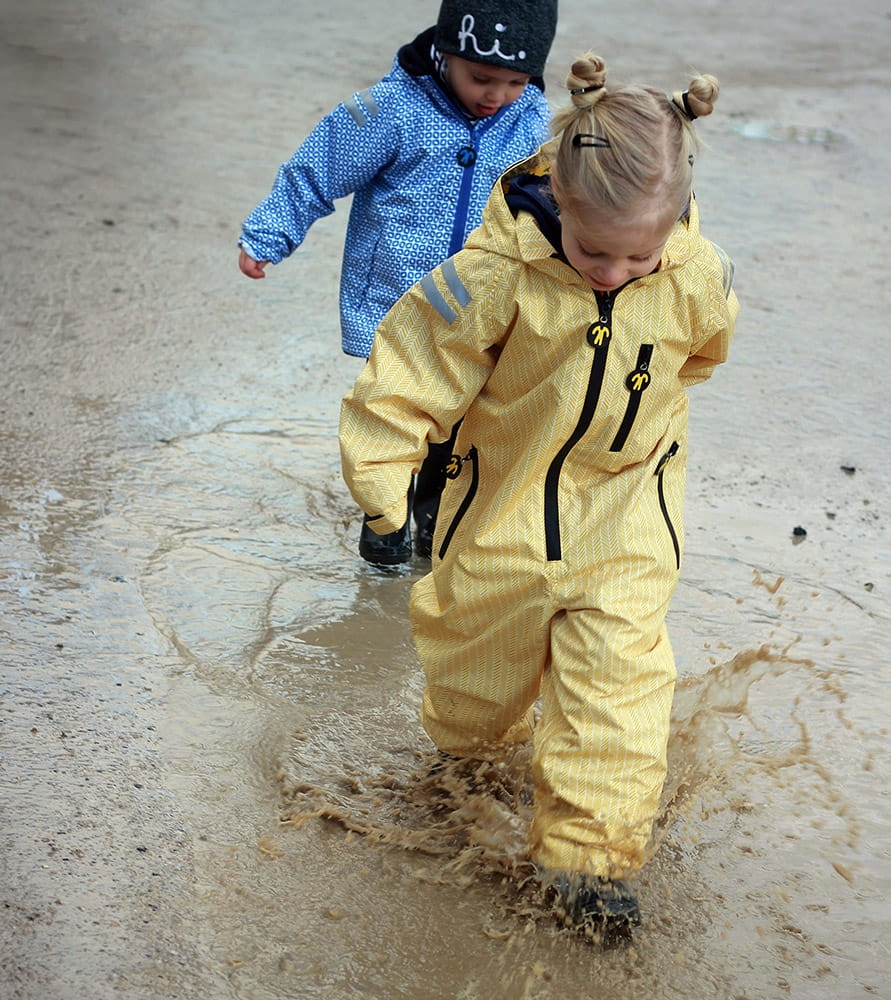 Kombinezon 365 dni Ducksday Yellow Falcon 104-110+ Rozmiar 110