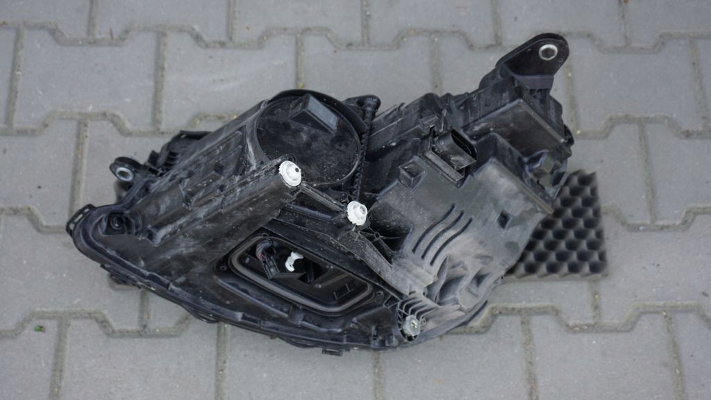 MERCEDES E W 213 LIFT - light right front FULL LED