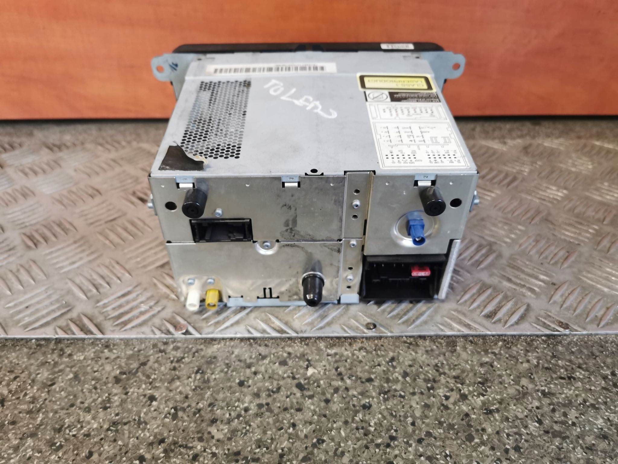 оригинал радио CD aux seat ALTEA 5P0035192A