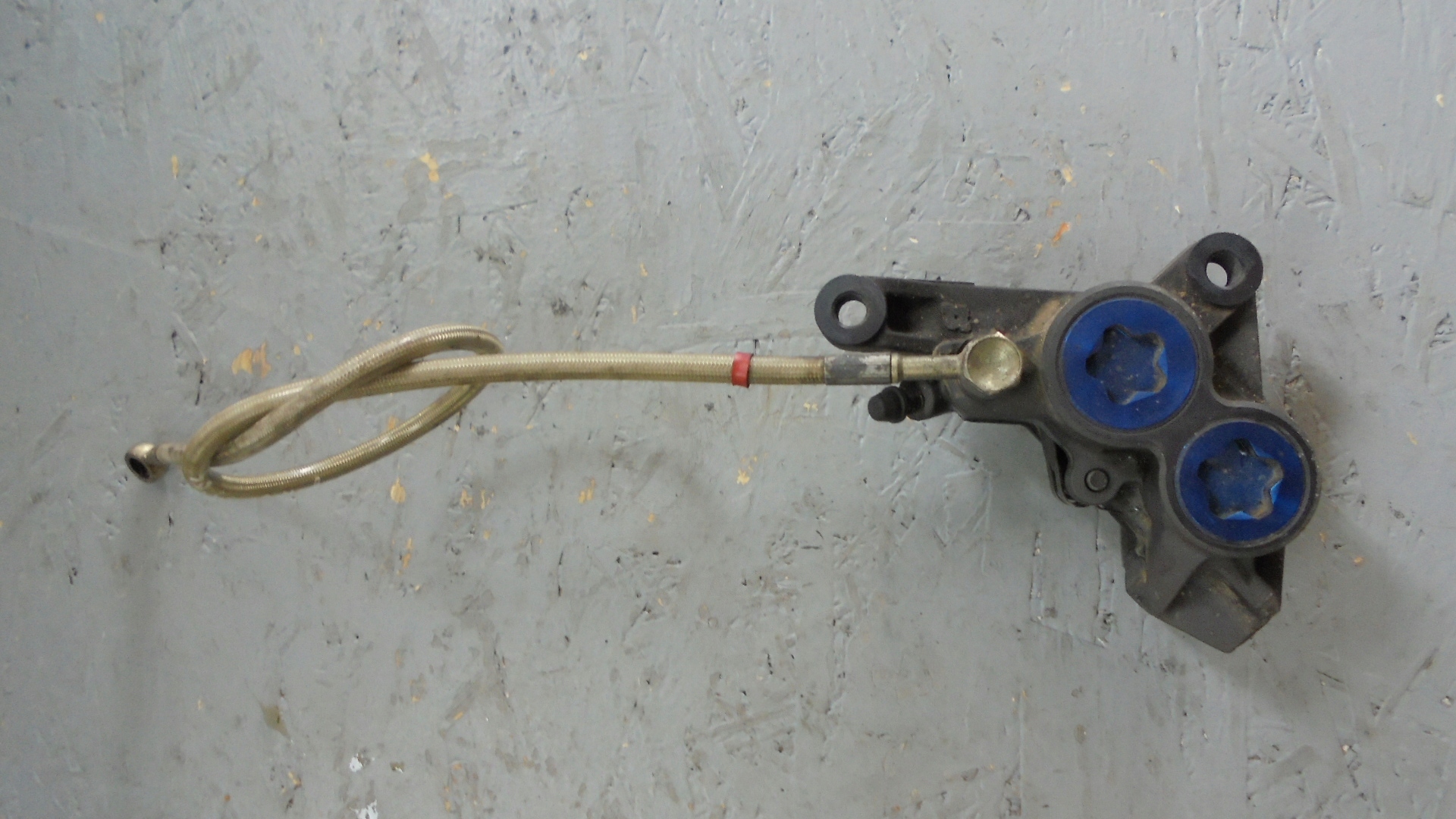 123453359 - YAMAHA R6 rj09 передний тормозной суппорт