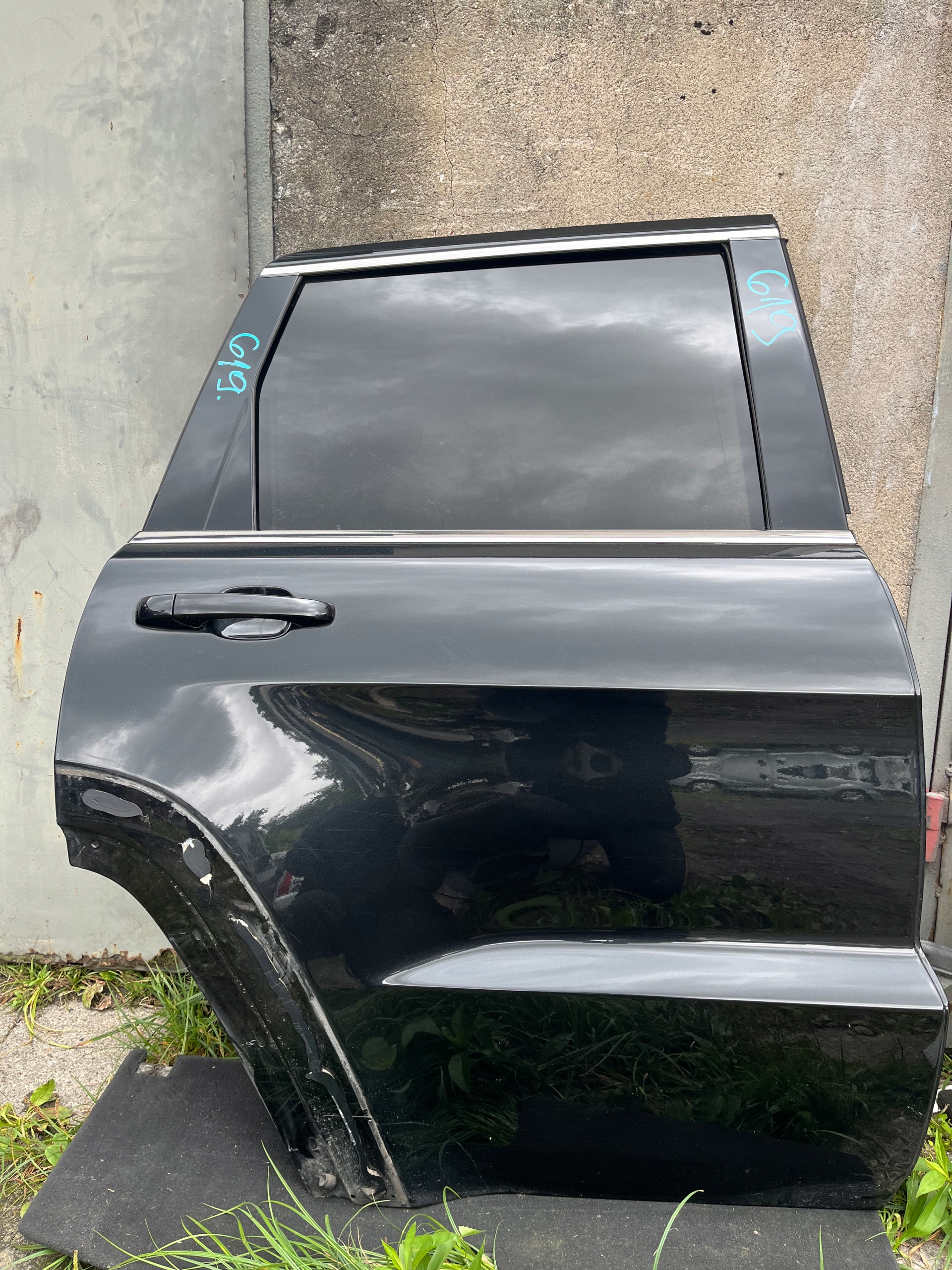 619 JEEP GRAND CHEROKEE WK2 DRZWI TYLNE PRAWE