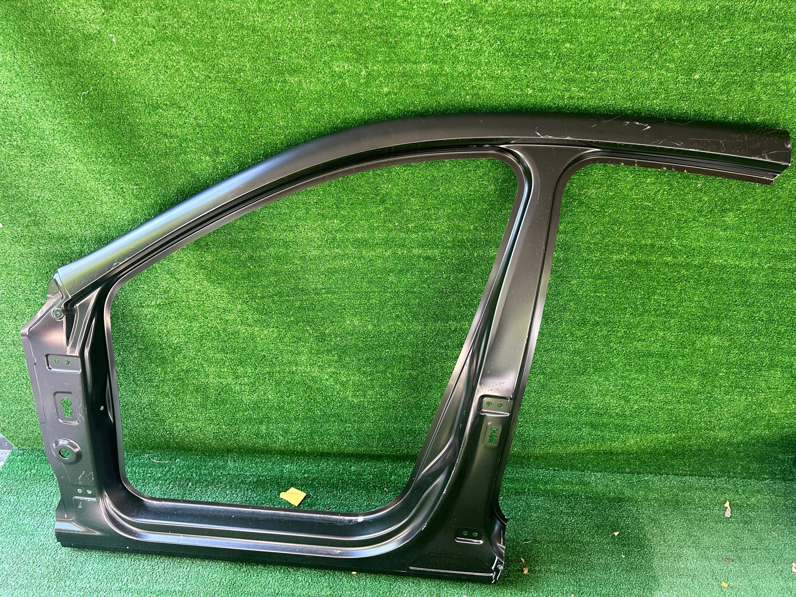 Cupra Formentor 5FF809605 posztcie slupka left front front