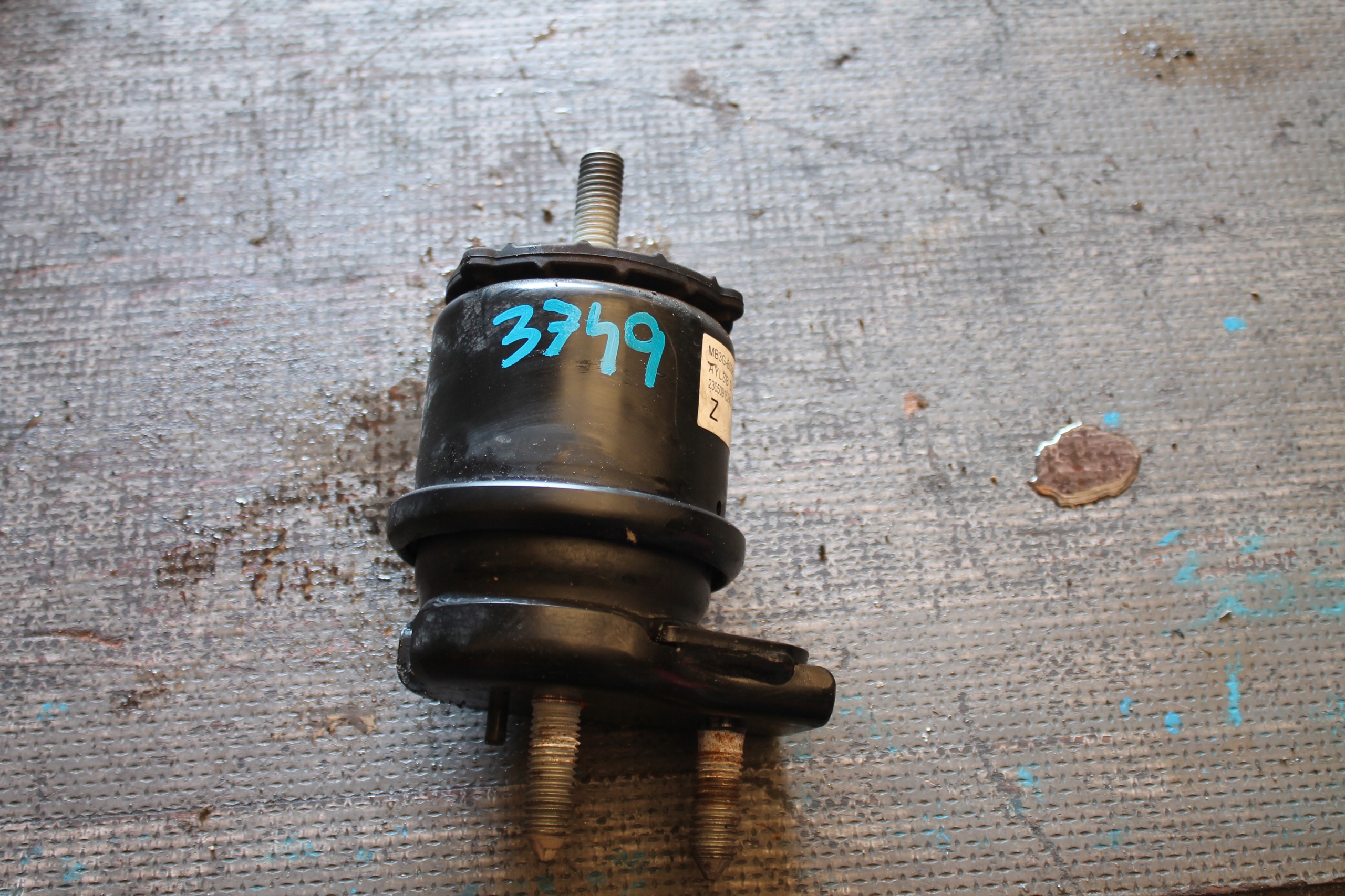 3749. holder airbag left VW AMAROK MB3G-6038-ZD