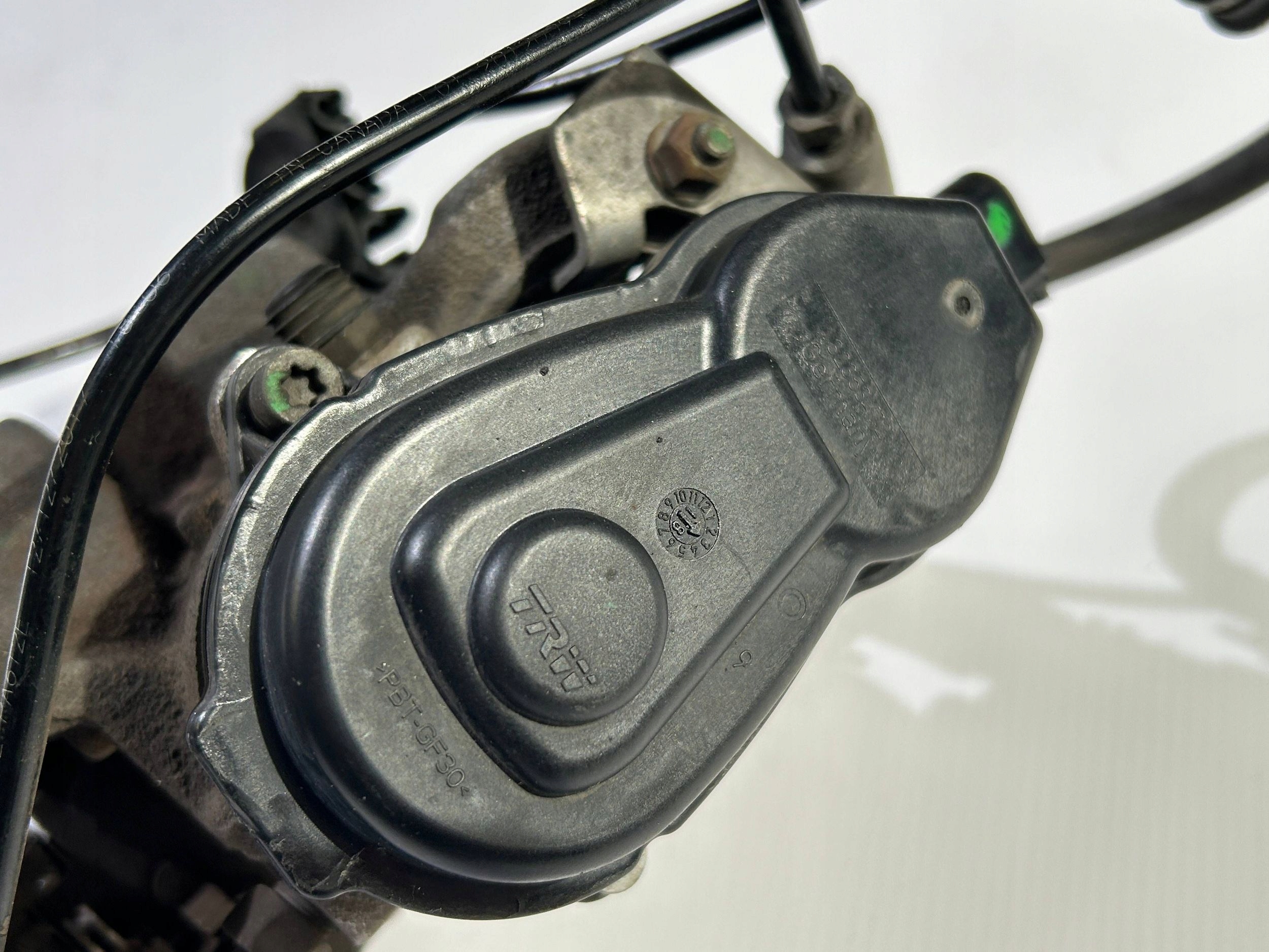 damper electric brake caliper brake rear left Jeep Cherokee 2019