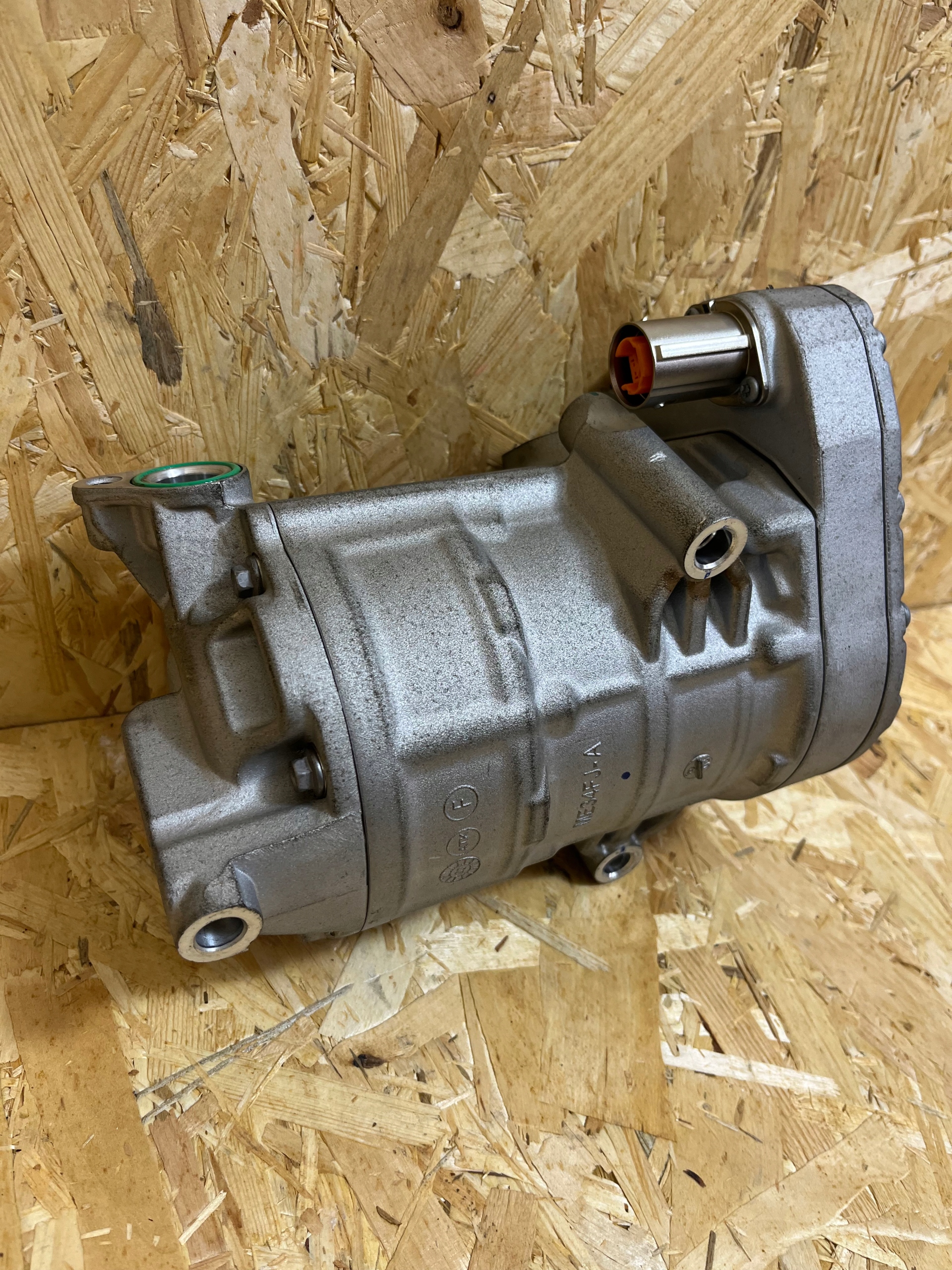 компрессор кондиционера SMART #1 volvo EX30 #3 6608084265