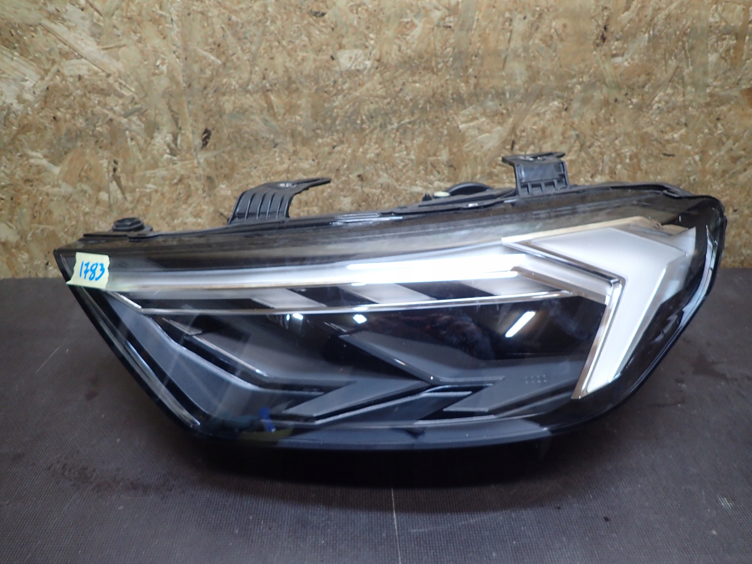 LIGHT FRONT LEFT AUDI A1 FULL LED 82A941033D