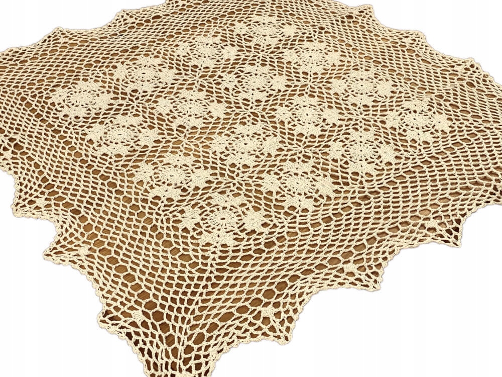 

Obrus szydełkowy 85x85 ecru