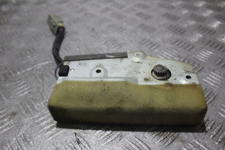 SILNICZEK SZYBERDACHU NISSAN MURANO I Waga produktu z opakowaniem jednostkowym 4 kg