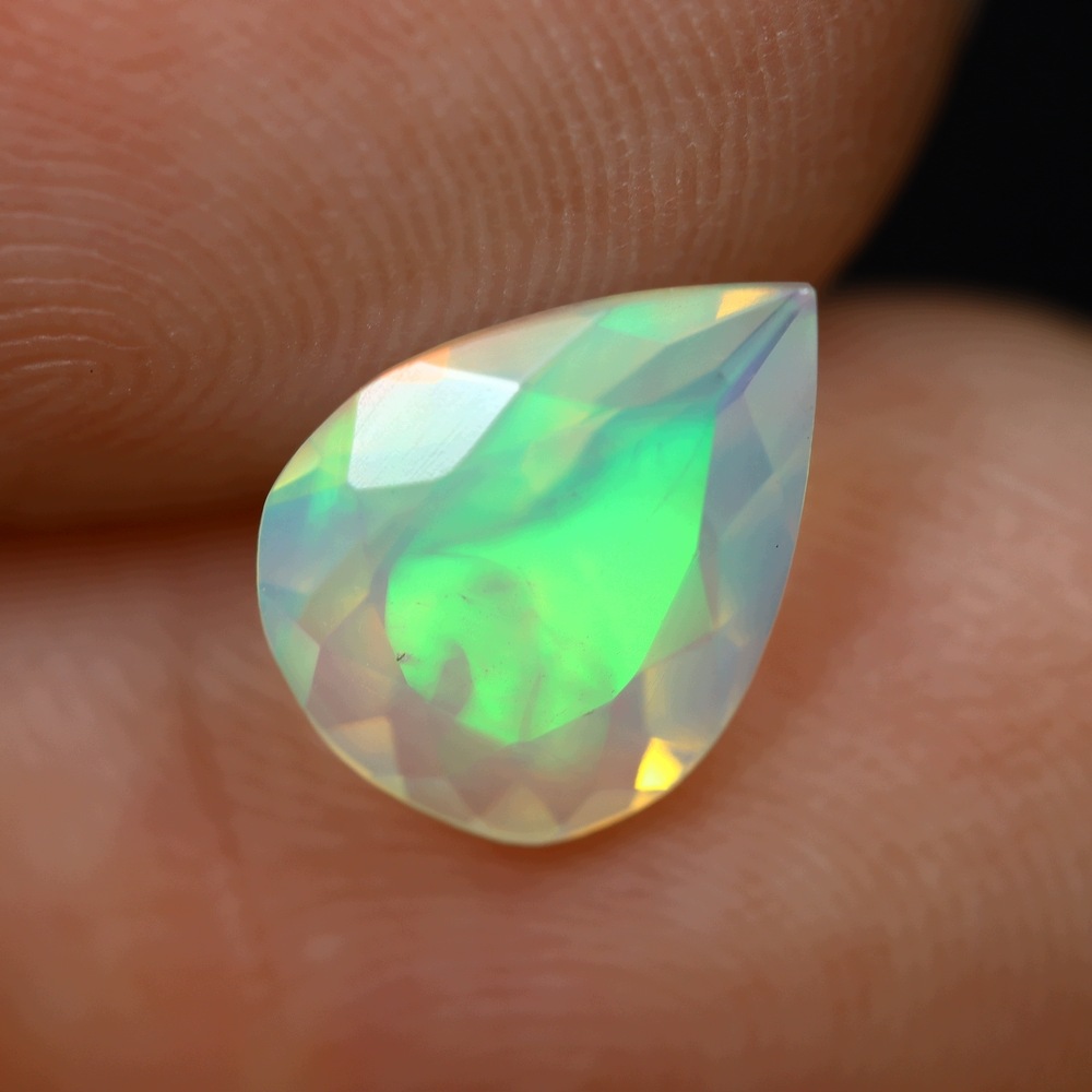 Přírodní opál 1.02 ct Lžička Etiopie certifikát Wbd