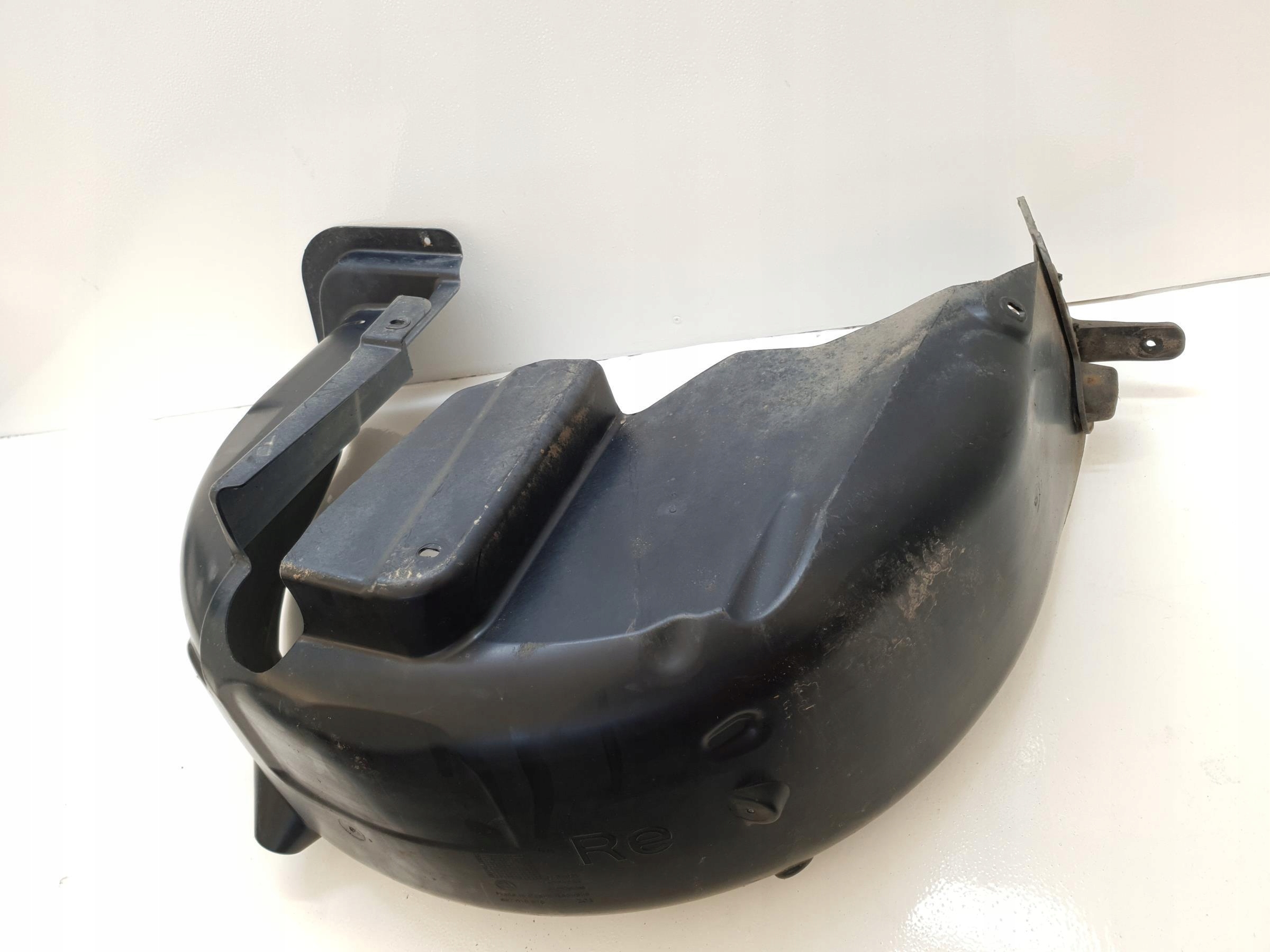 подкрылки правый зад SKODA SCALA