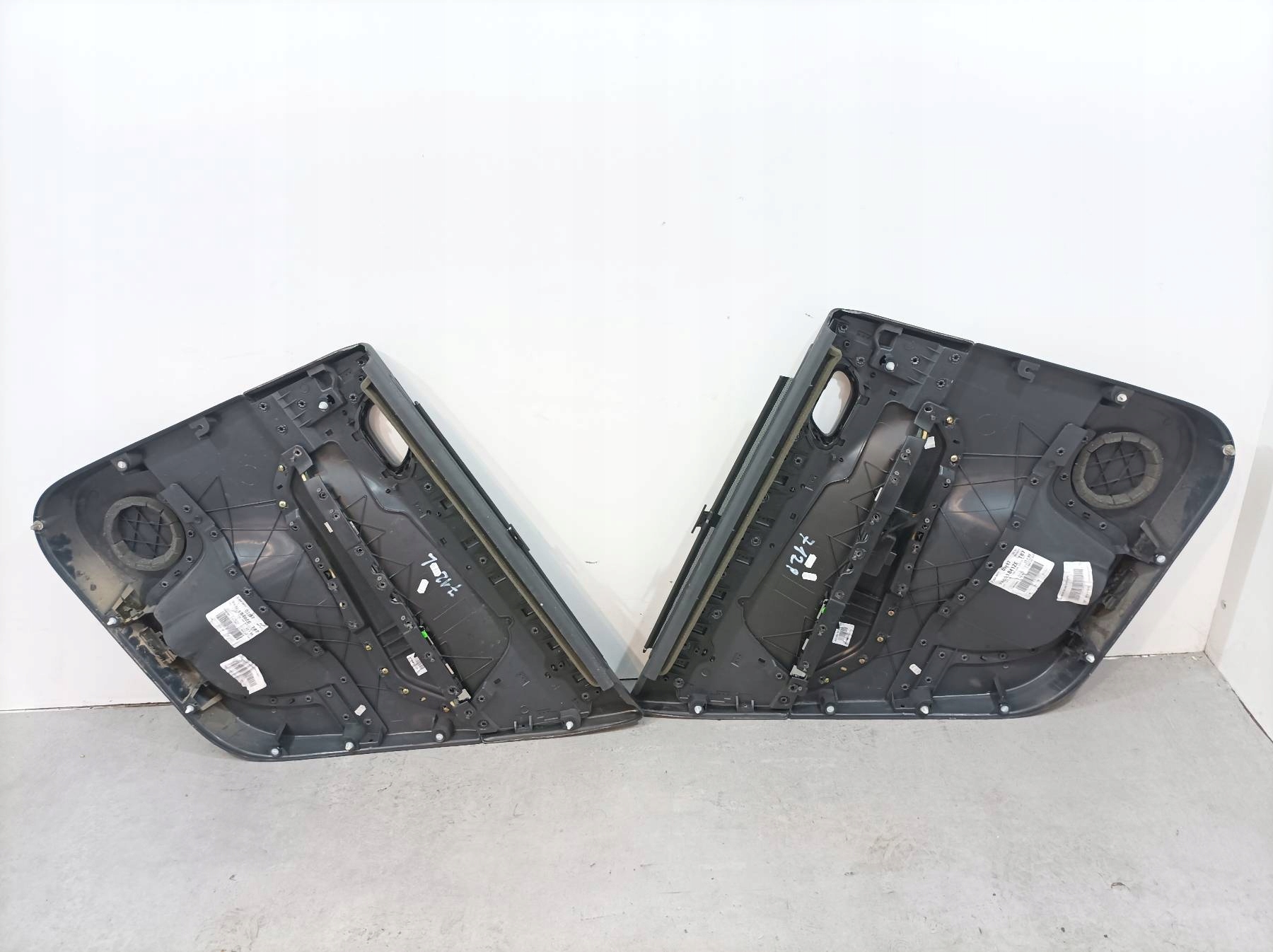 upholstery side left right rear part KPL blinds Peugeot 5008 and (2009- )