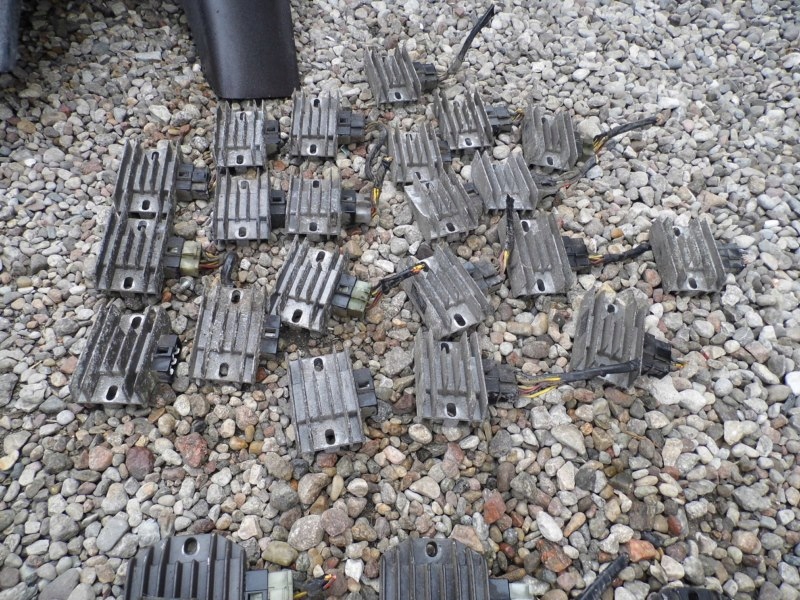 PIAGGIO X9 125 X8 X7 REGULATOR NAPIĘCIA ORYG.