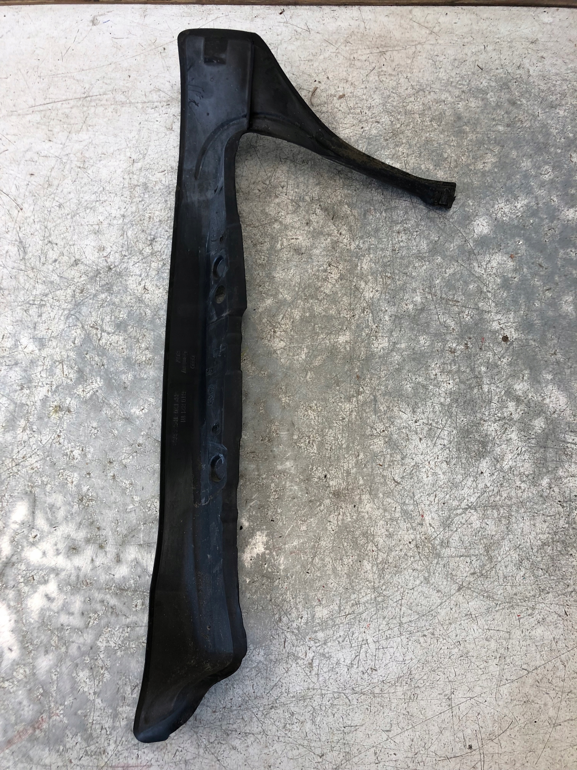 Schalldämmung des Kotflügels links AUDI A5 8T0821111