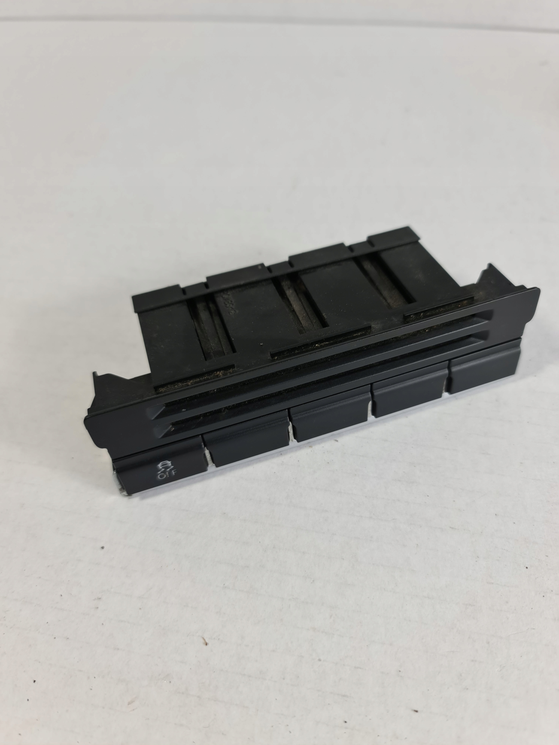 TIGUAN 5N PRZEŁĄCZNIK OFF TRAKCJI 5N1927132AF