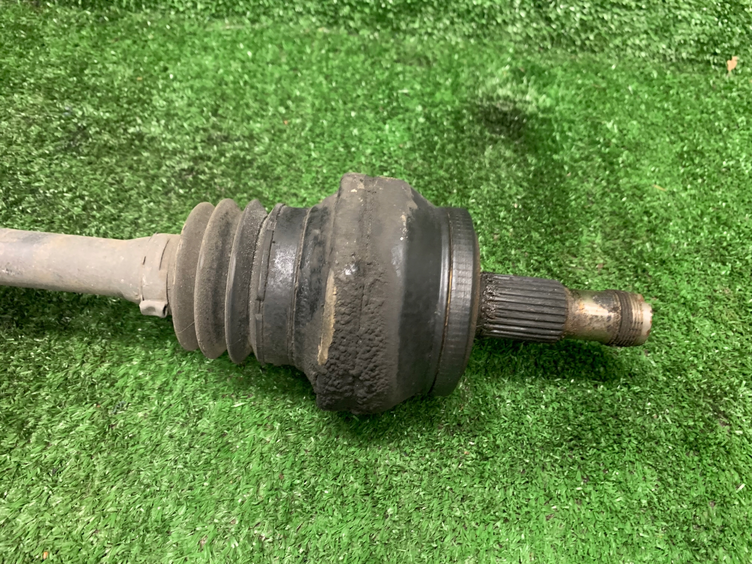 semi-axis rear right MERCEDES A2113501656 3.0L diesel v6
