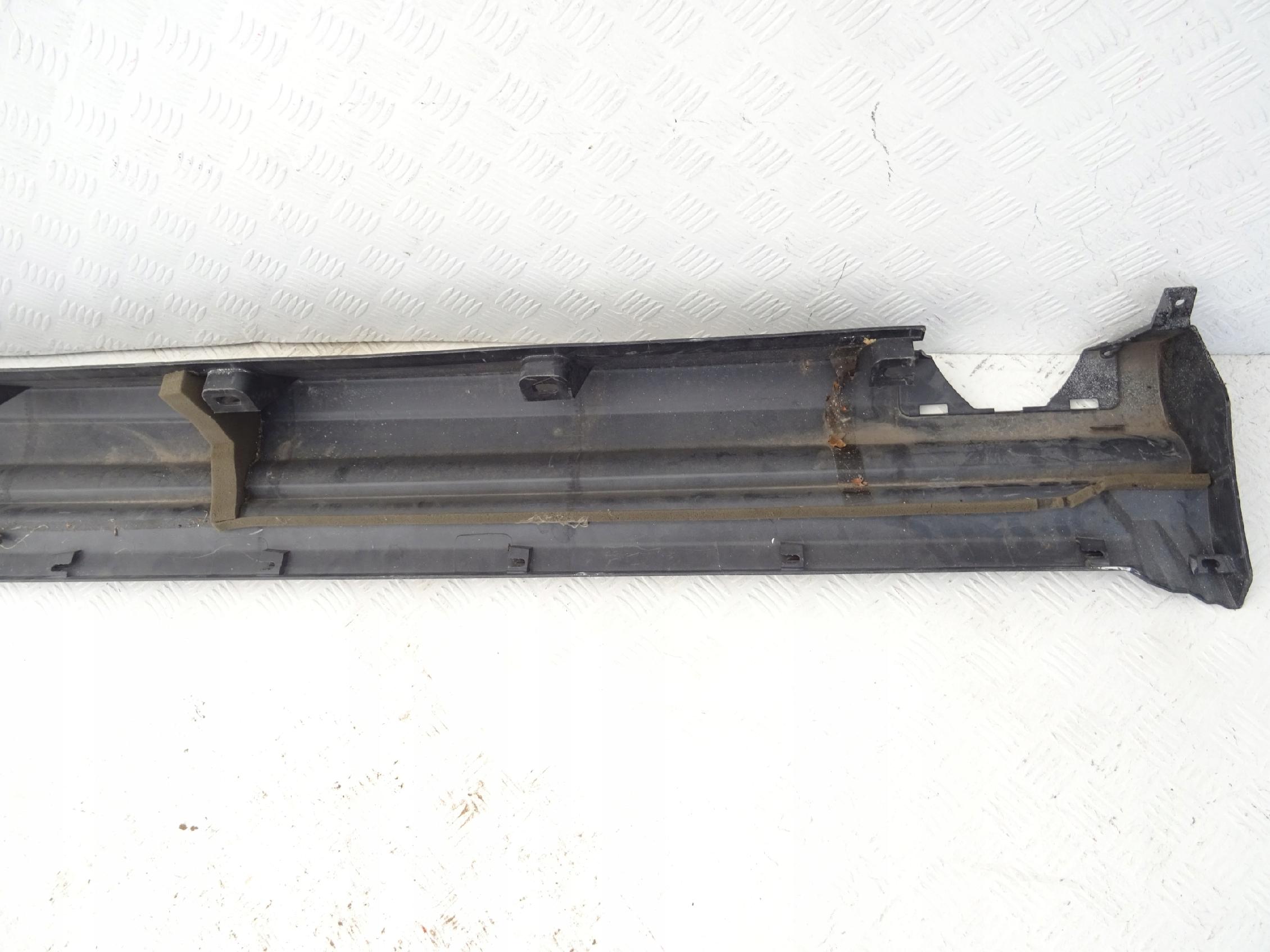 Range Rover Vogue Autobiography moulding left