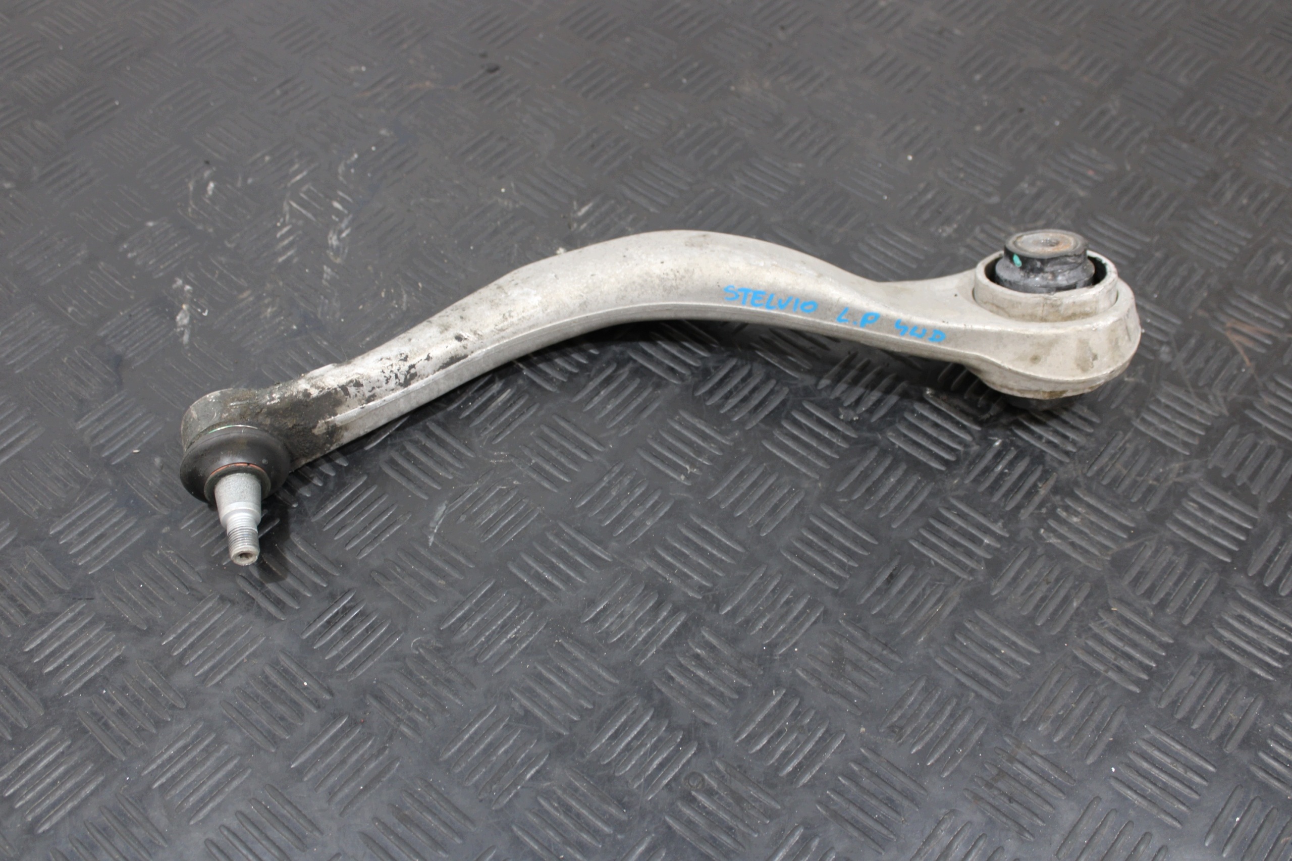 arm left front ALFA ROMEO STELVIO
