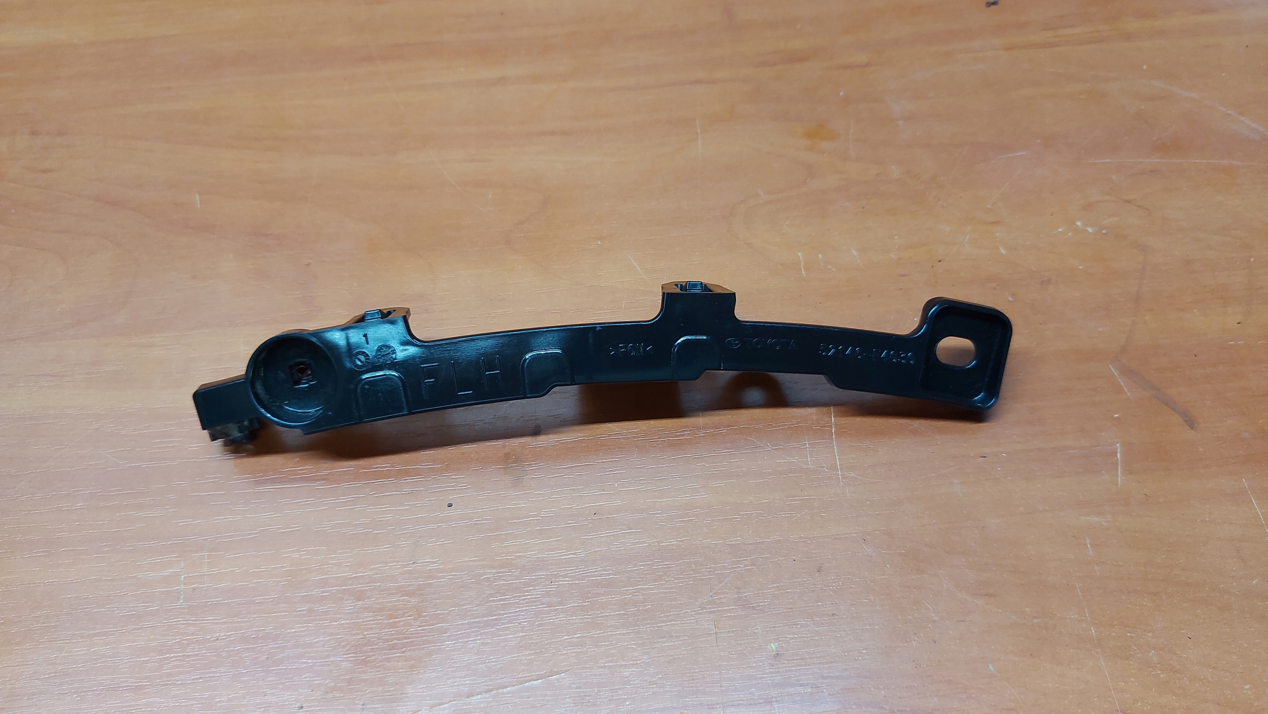 bumper bracket left front TOYOTA CHR C-HR 16