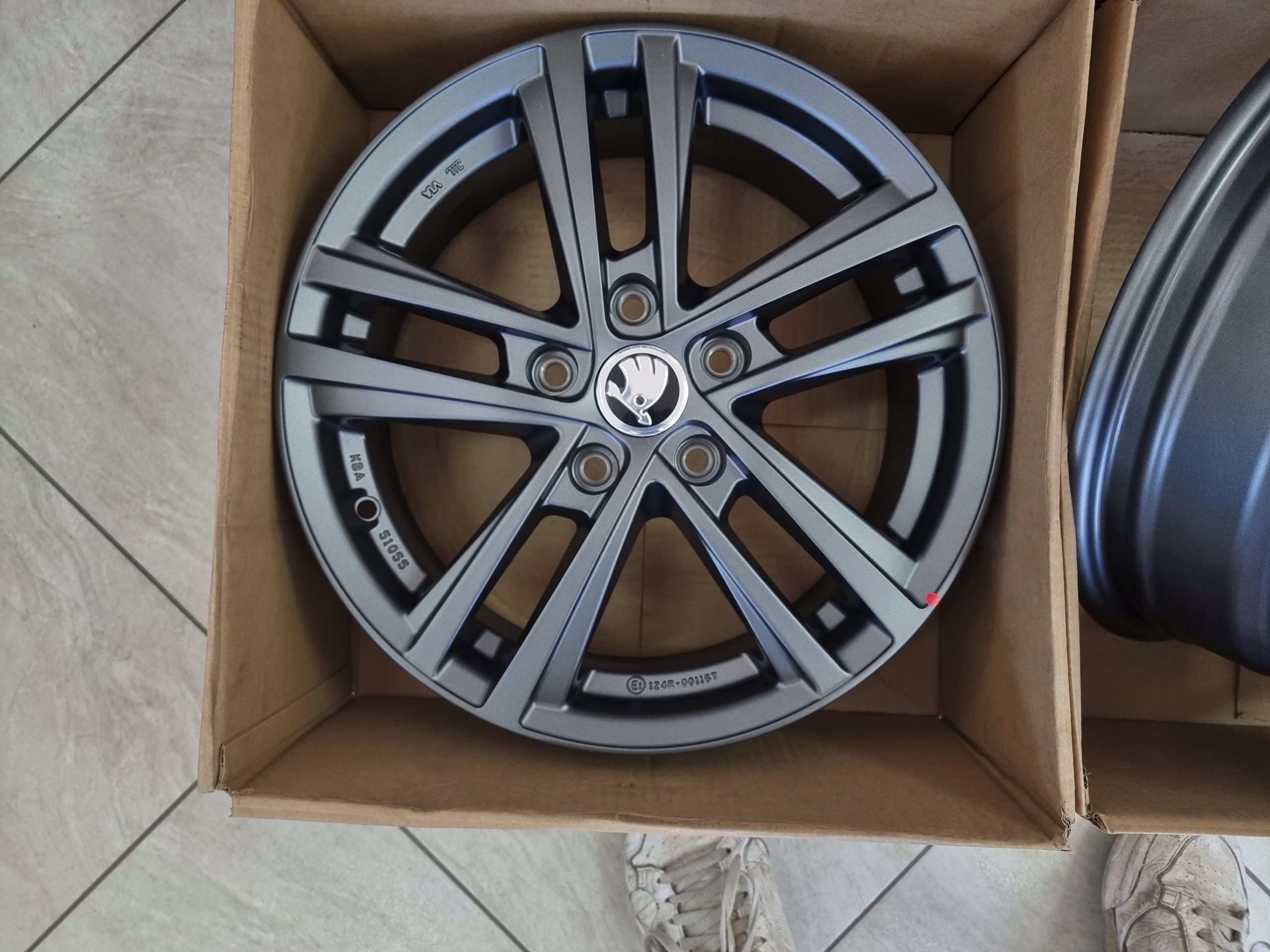 NOWE FELGI ALUMINIOWE Seat Leon Ateca VW T-Roc Skoda Karoq Octavia 16 CALI Liczba felg w ofercie 4 szt.