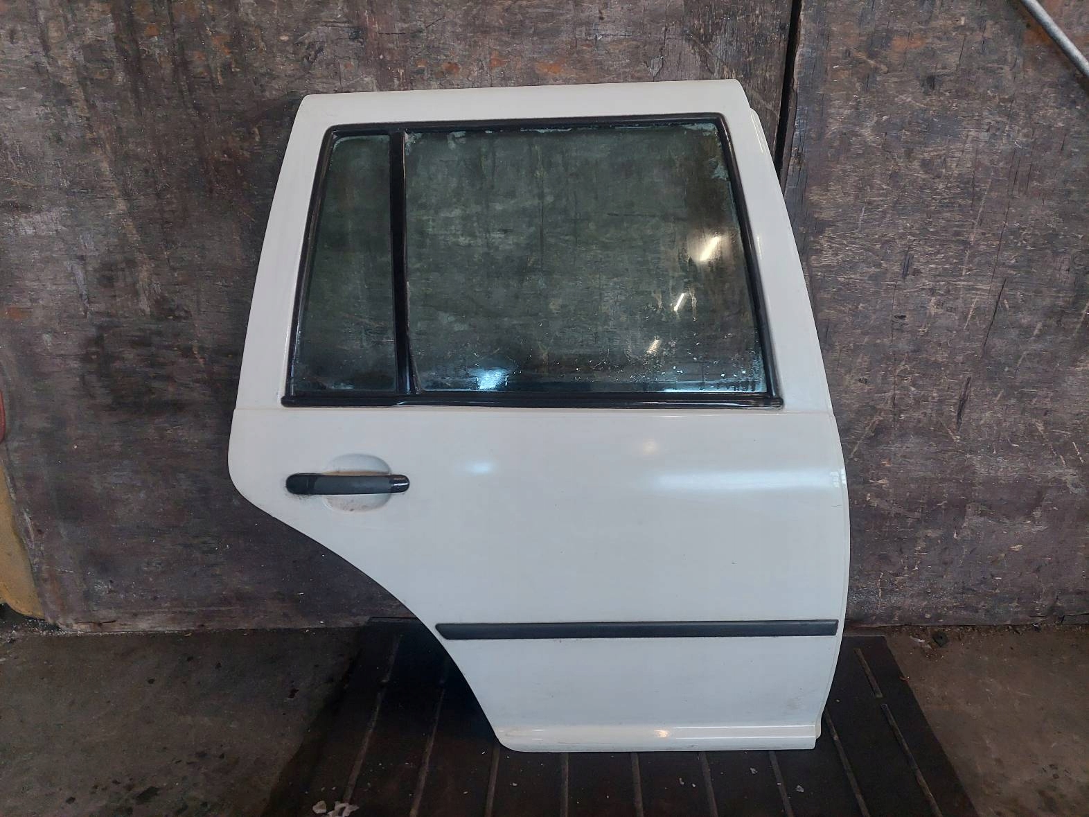 door complete right rear part VOLKSWAGEN GOLF IV LB9A