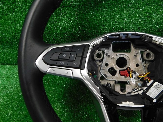 VW GOLF VIII TIGUAN steering wheel,