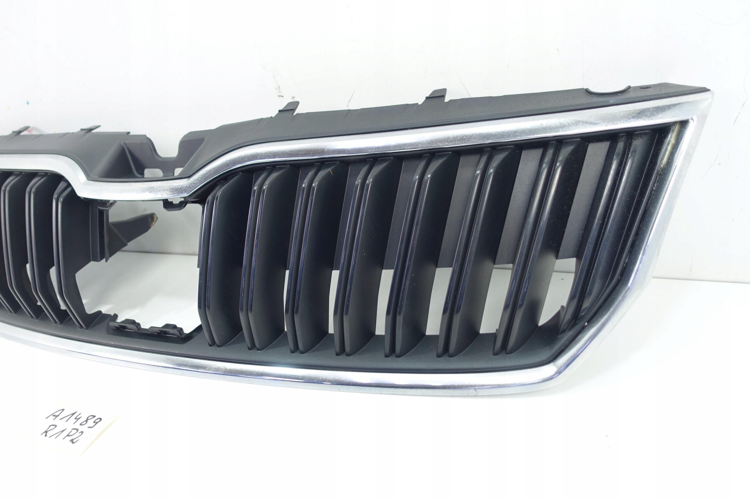 front PREKLADgrill front SKODA 6U7 6U7853653B