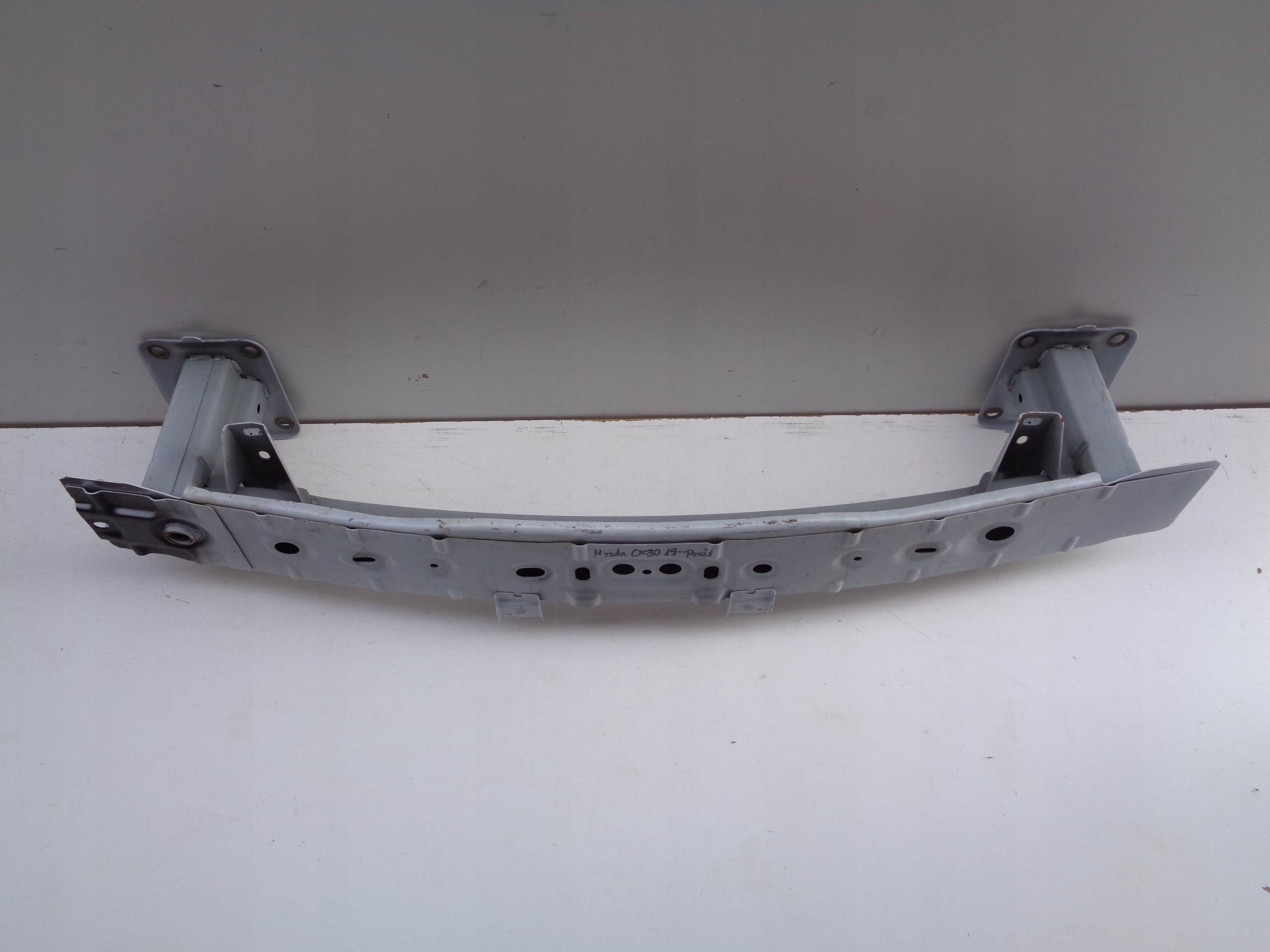 Traverse Traverse pare choc Avant MAZDA CX30 19