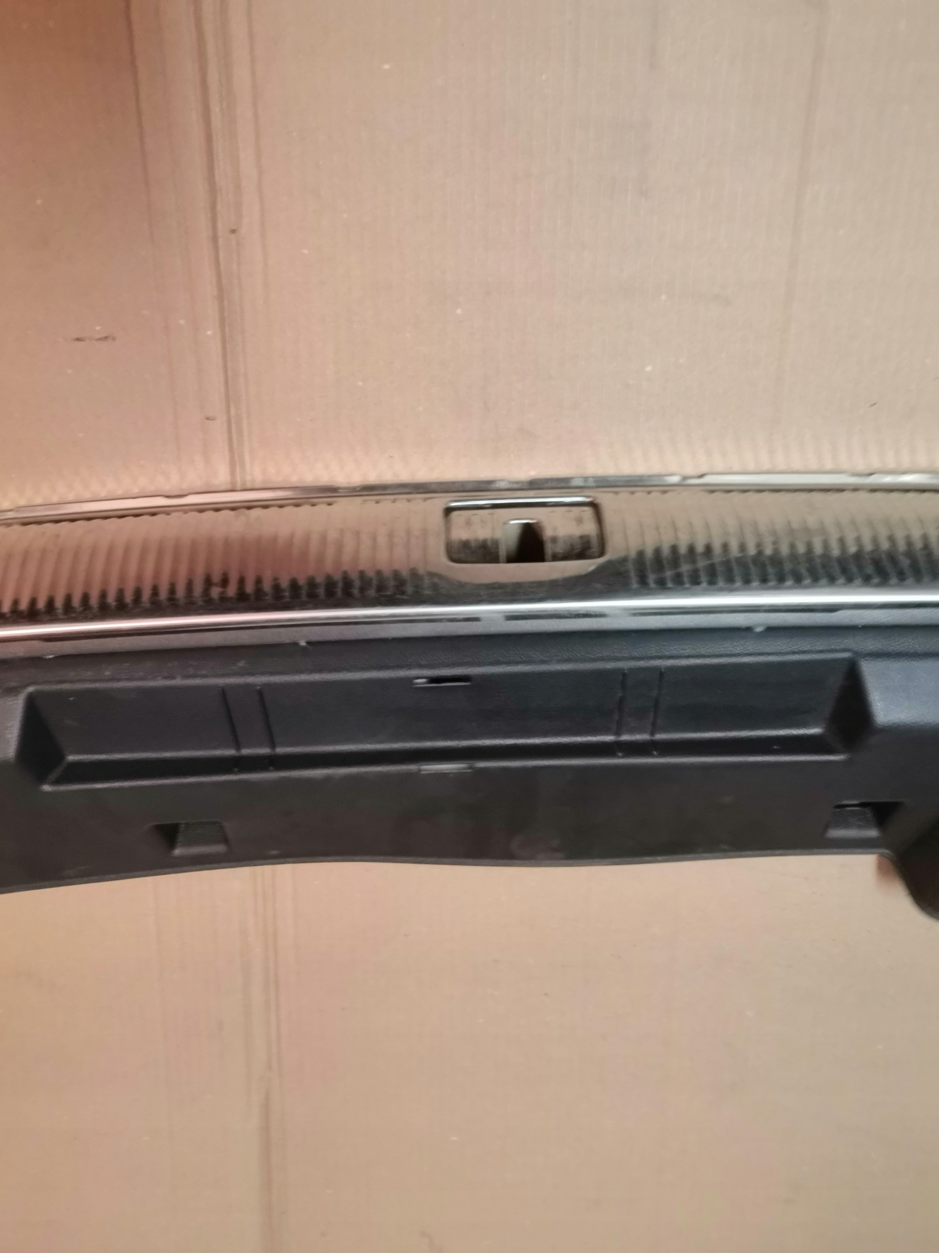 AUDI Q7 4M OSŁONA PASA TYŁ POSZYCIE LISTWA PROGOWA Producent części Audi OE