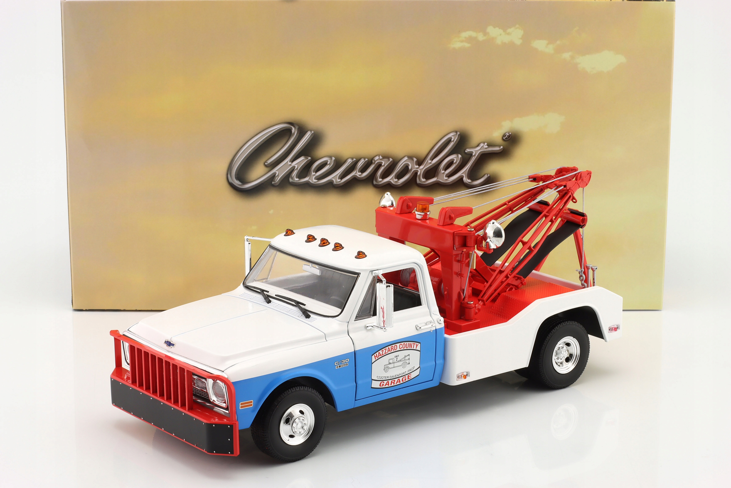 Greenlight Chevrolet C-30 1969 Tow Truck Hazz 1:18