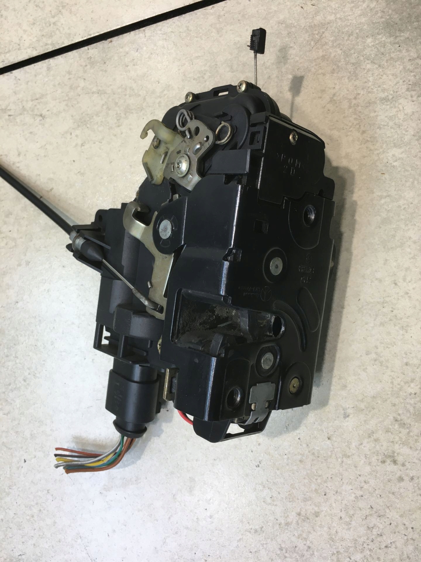 lock door right front OCTAVIA and 8 PIN