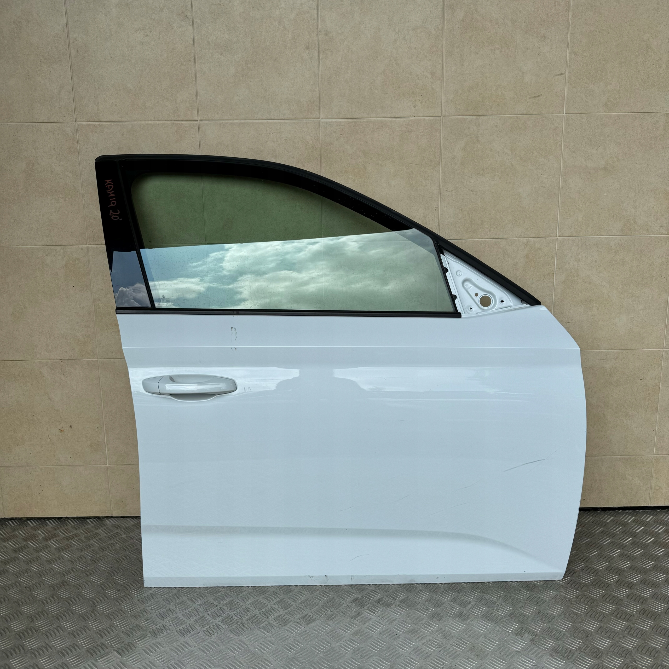 DOOR FRONT RIGHT SKODA KAMIQ 2020 ROK