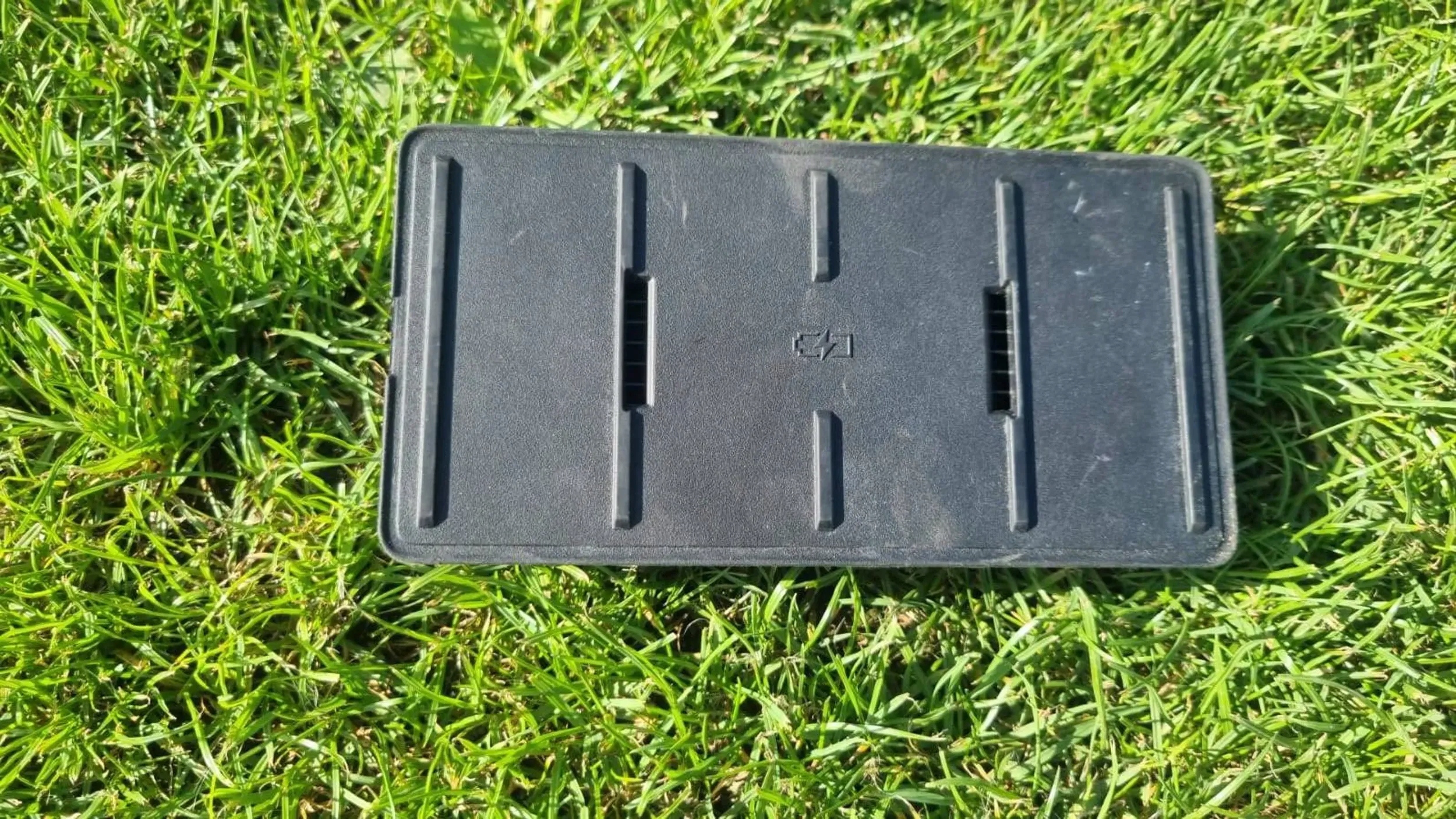 Audi ładowarka indukcyjna 85E035507