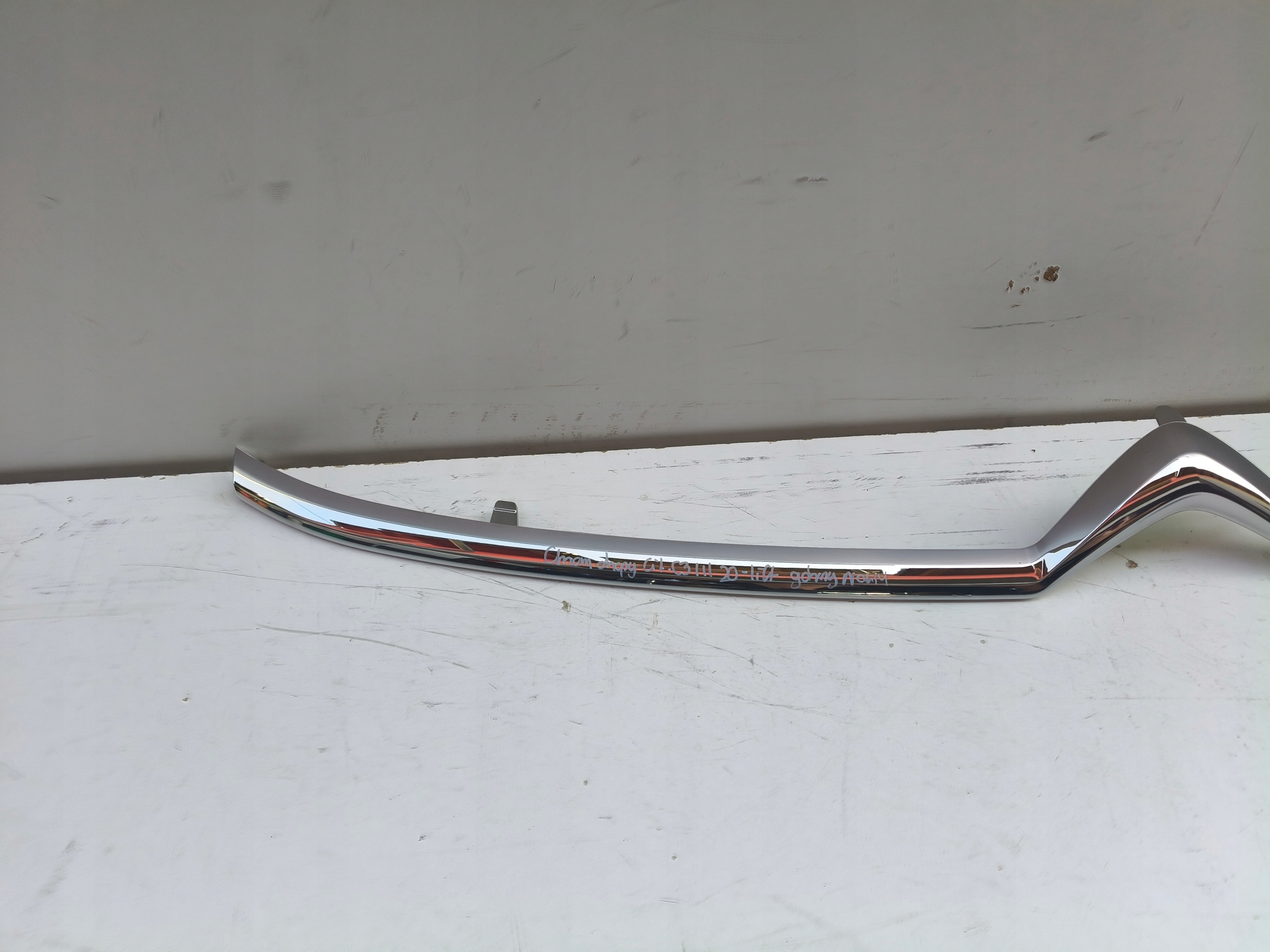 NO-WY-- CHROM grille upper CITROEN C3 III 20- LIFT
