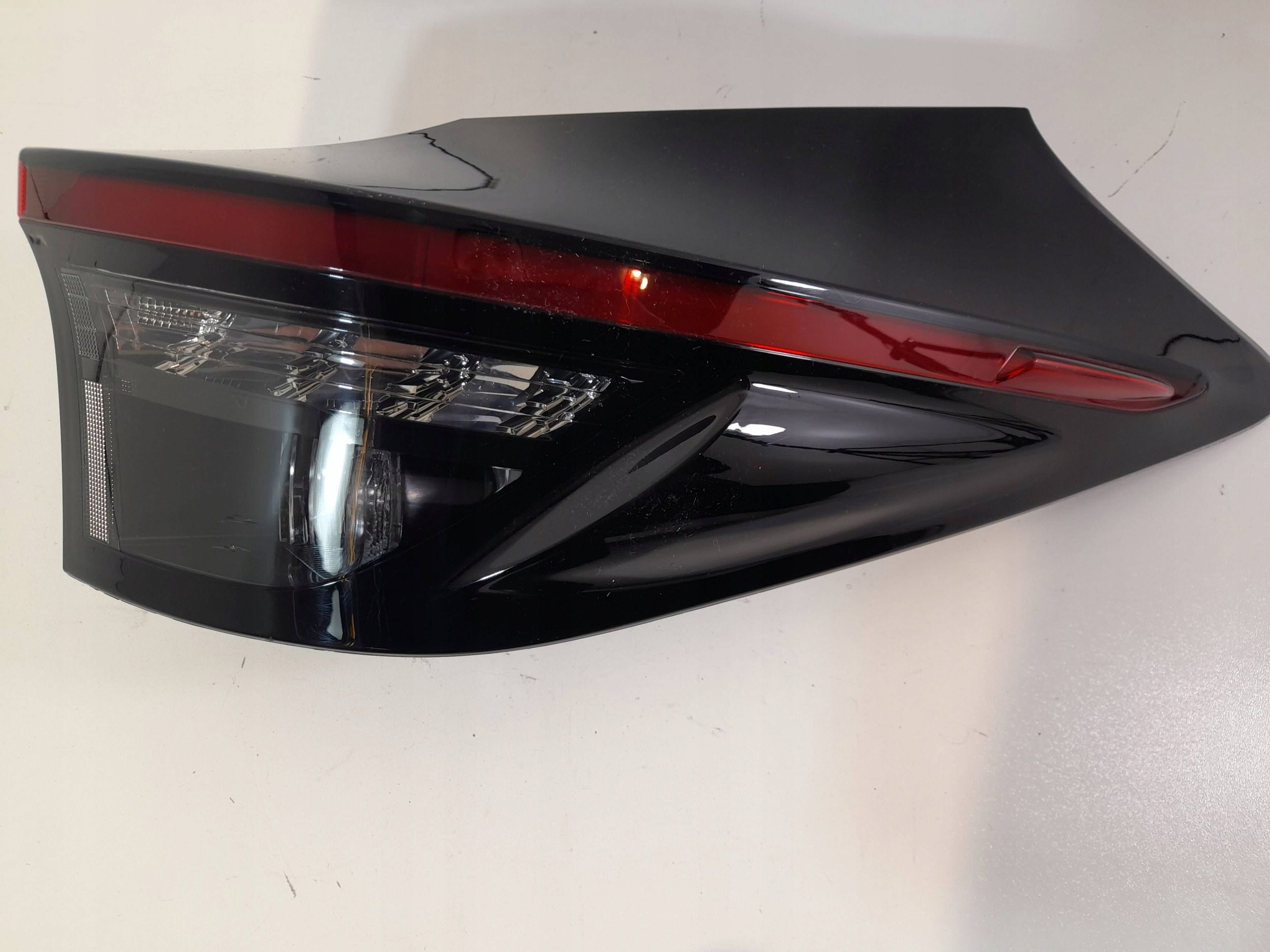 Toyota Yaris Cross light rear right 815500DE20 (R590)
