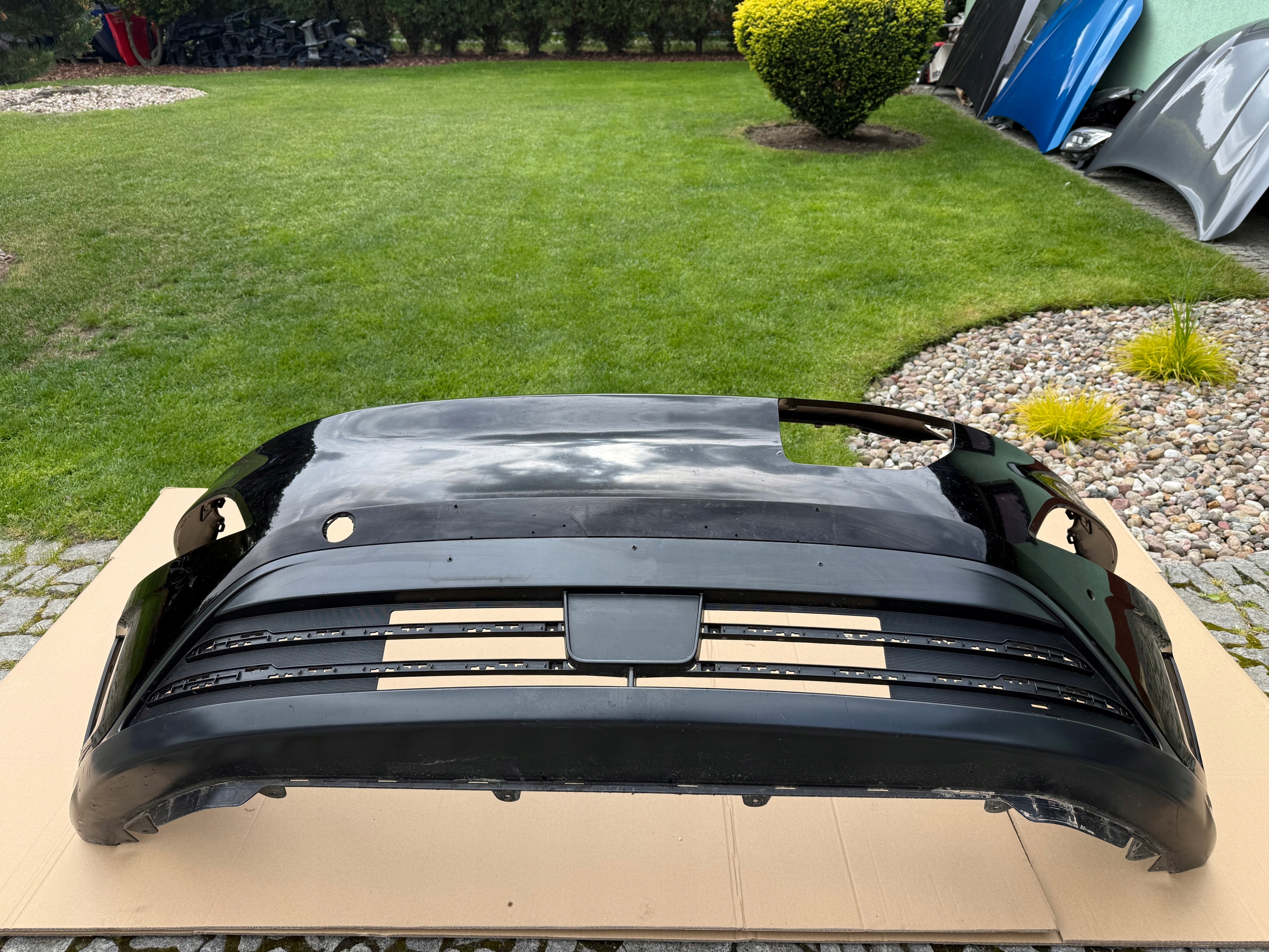 ZDERZAK PRZEDNI HYUNDAI KONA EV ELECTRIC LIFT 2020 - 2025 . Jakość części (zgodnie z GVO) O - oryginał z logo producenta pojazdu (OE)